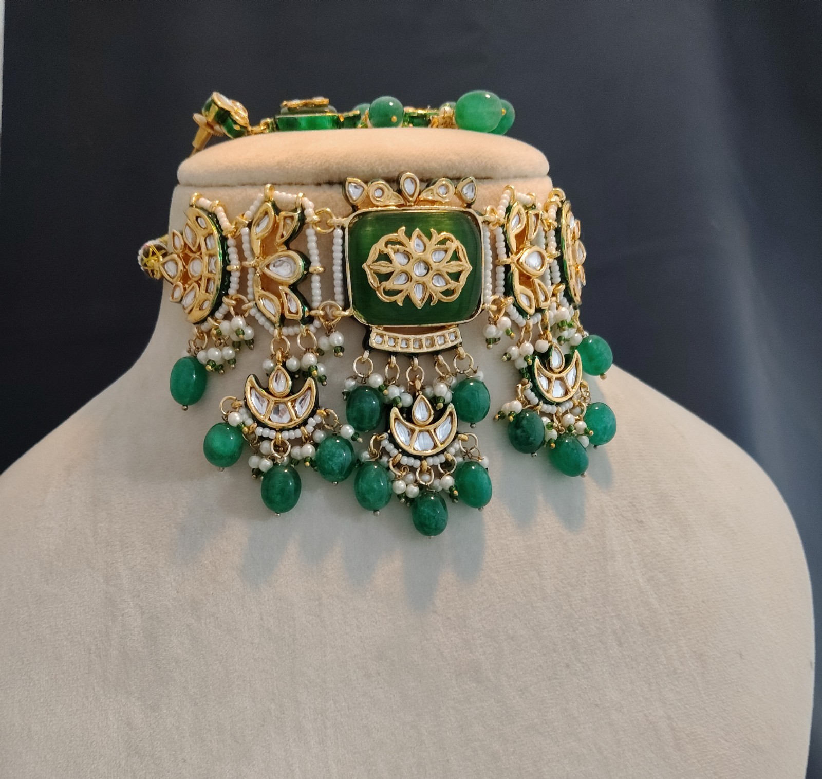 Moissanite Emerald Kundan Pearl Choker Set Indian Bridal Necklace Roz Jewellers.