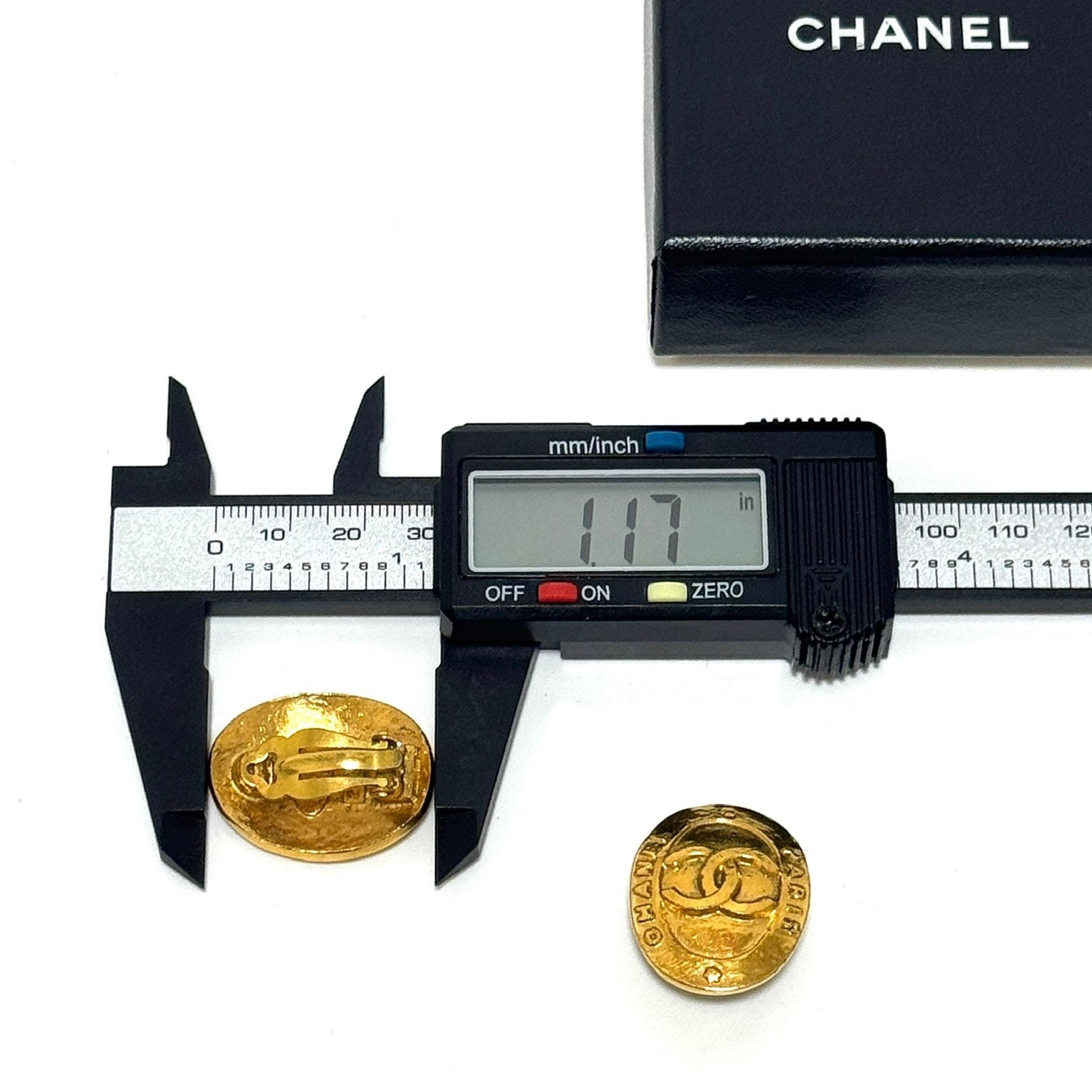 CHANEL 28/2842 Coco Mark CC Logo Earrings Gold Oval Vintage Authentic JAPAN