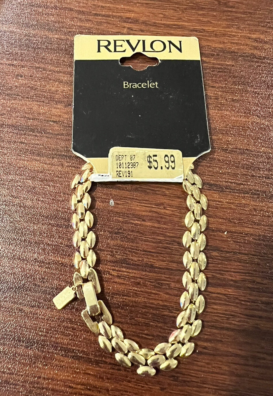 Brand New Revlon Gold Tone Quality Panther Link Bracelet 7″ Fold-Over Clasp