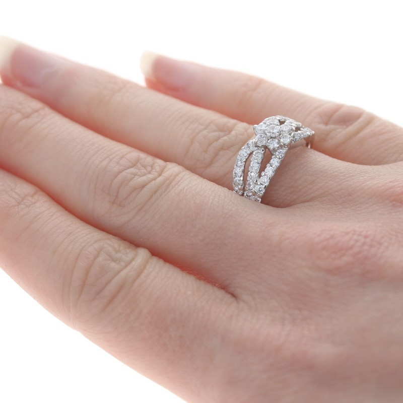 New CZ Flower Ring – Sterling Silver 925 Floral Clear Cubic Zirconias 1ctw