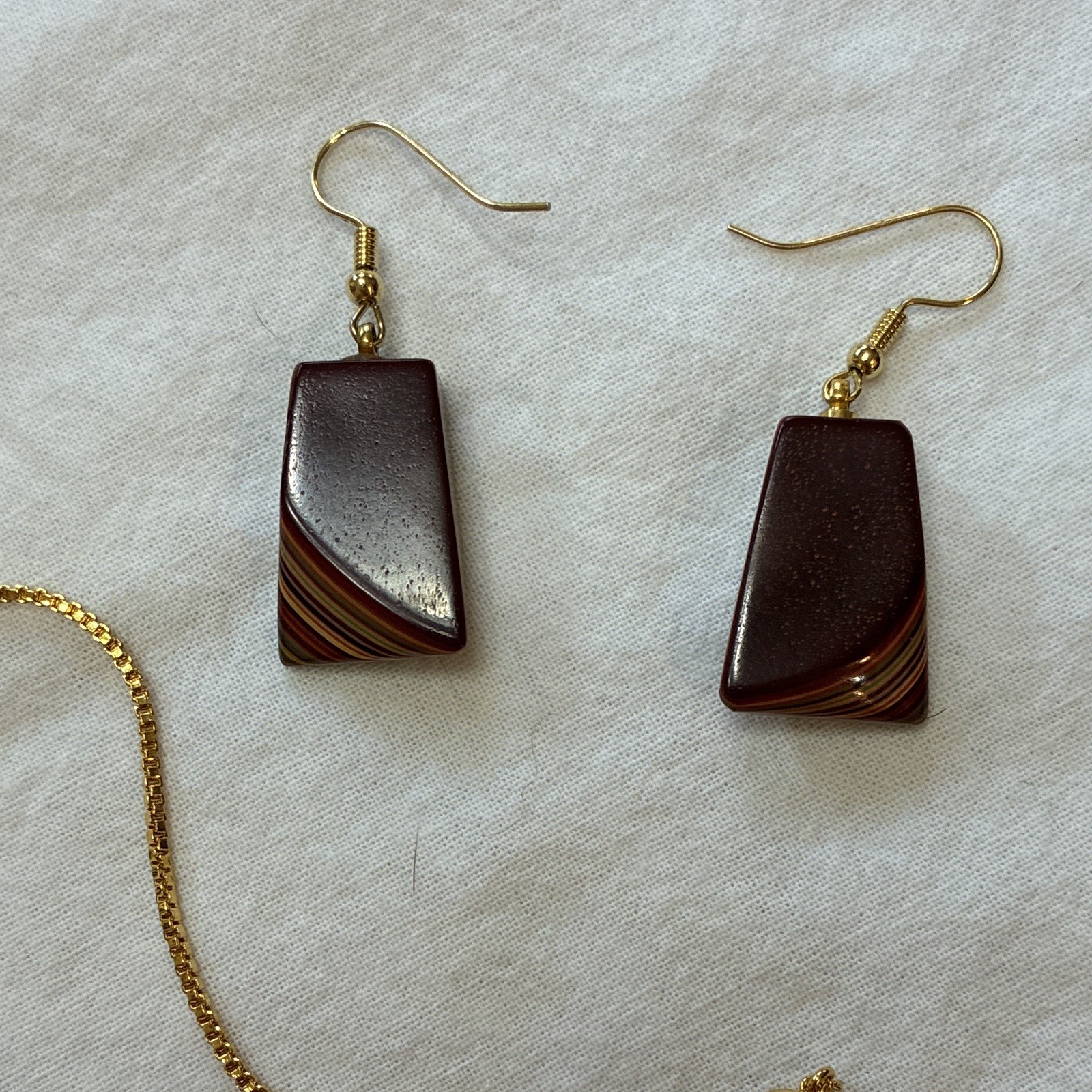 Gold Tone Jewelry Set Necklace Pendant & Dangle Earrings Brown Trapezoid