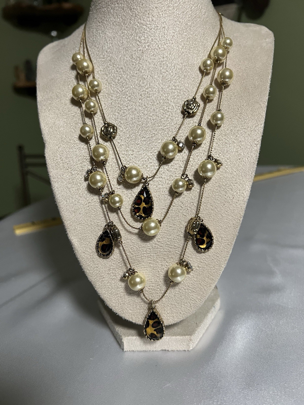 Betsey Johnson Signed Layered Sim Pearl Rhinestone Teardrop Charm 19-24in