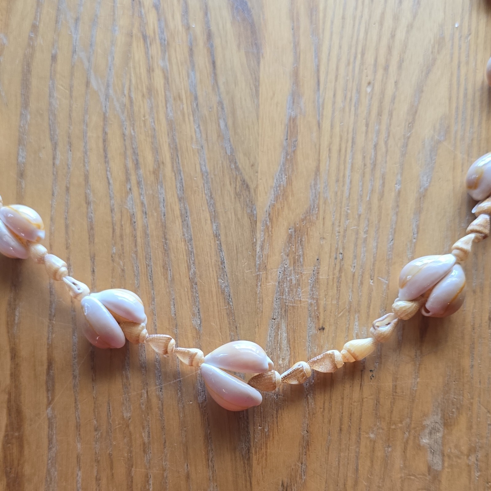 Beige Shell Beaded Necklace Beach Theme Ball/Bead Chain No Stone