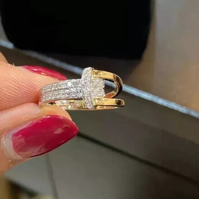 Round Cut Simulated Diamond Lovely Wedding Band Ring In 14k Yellow Gold Plated