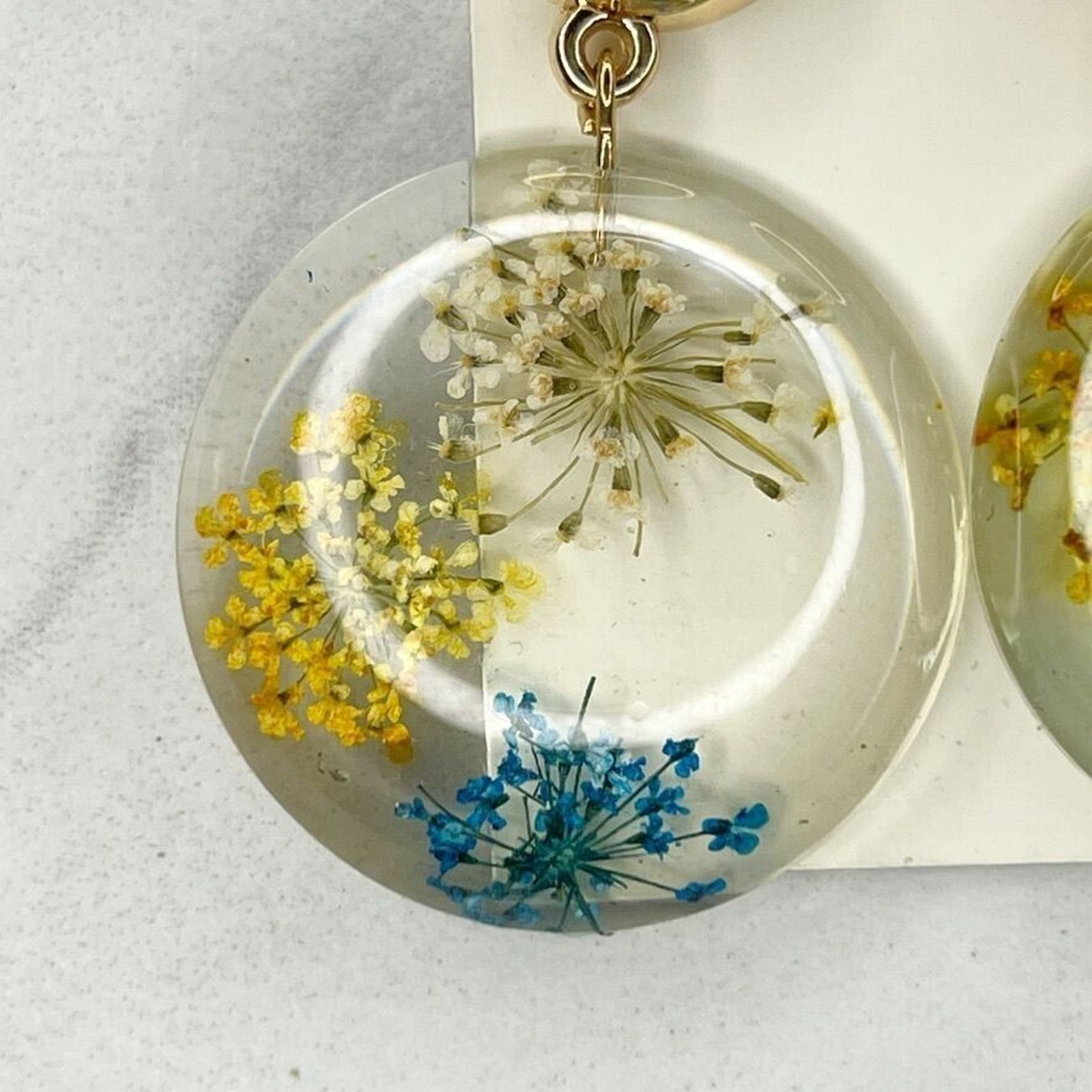 Francesca’s Gold Tone Pressed Flowers Dangle Post Earrings Pierced Pair