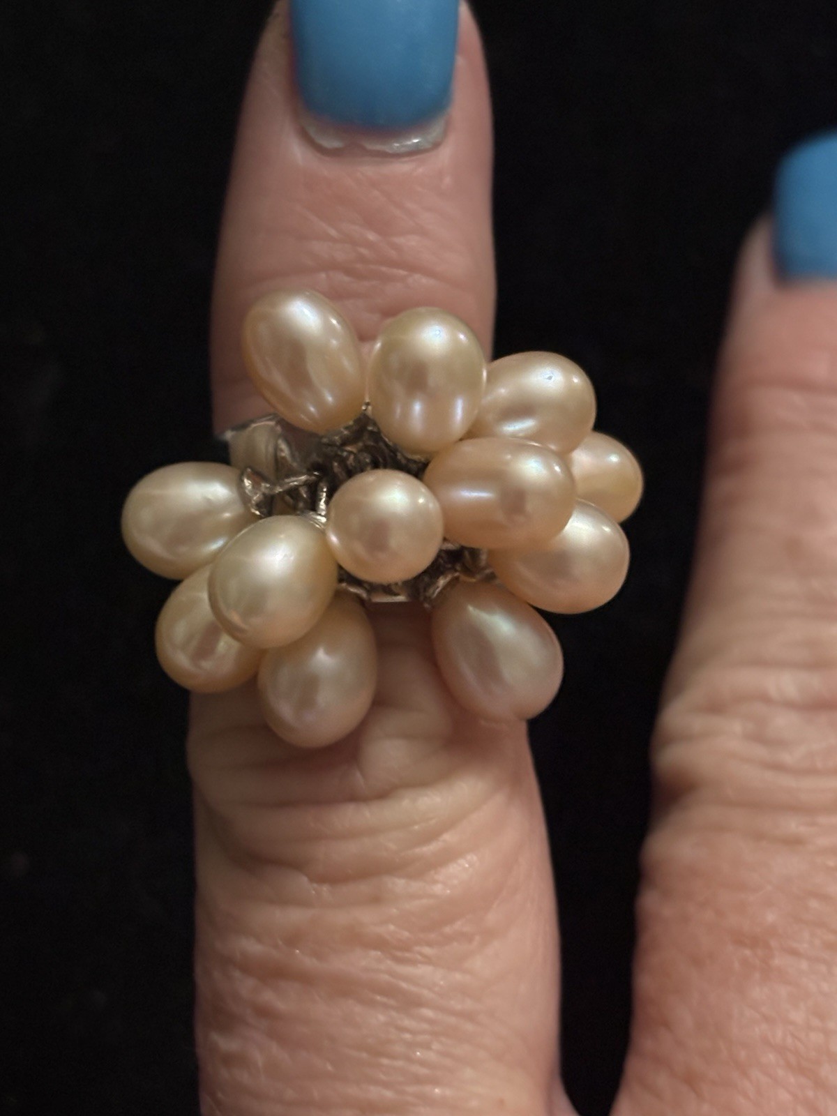 Size 7 Off White Fresh Water Pearl Cluster Ring Marked 18KGE (16)