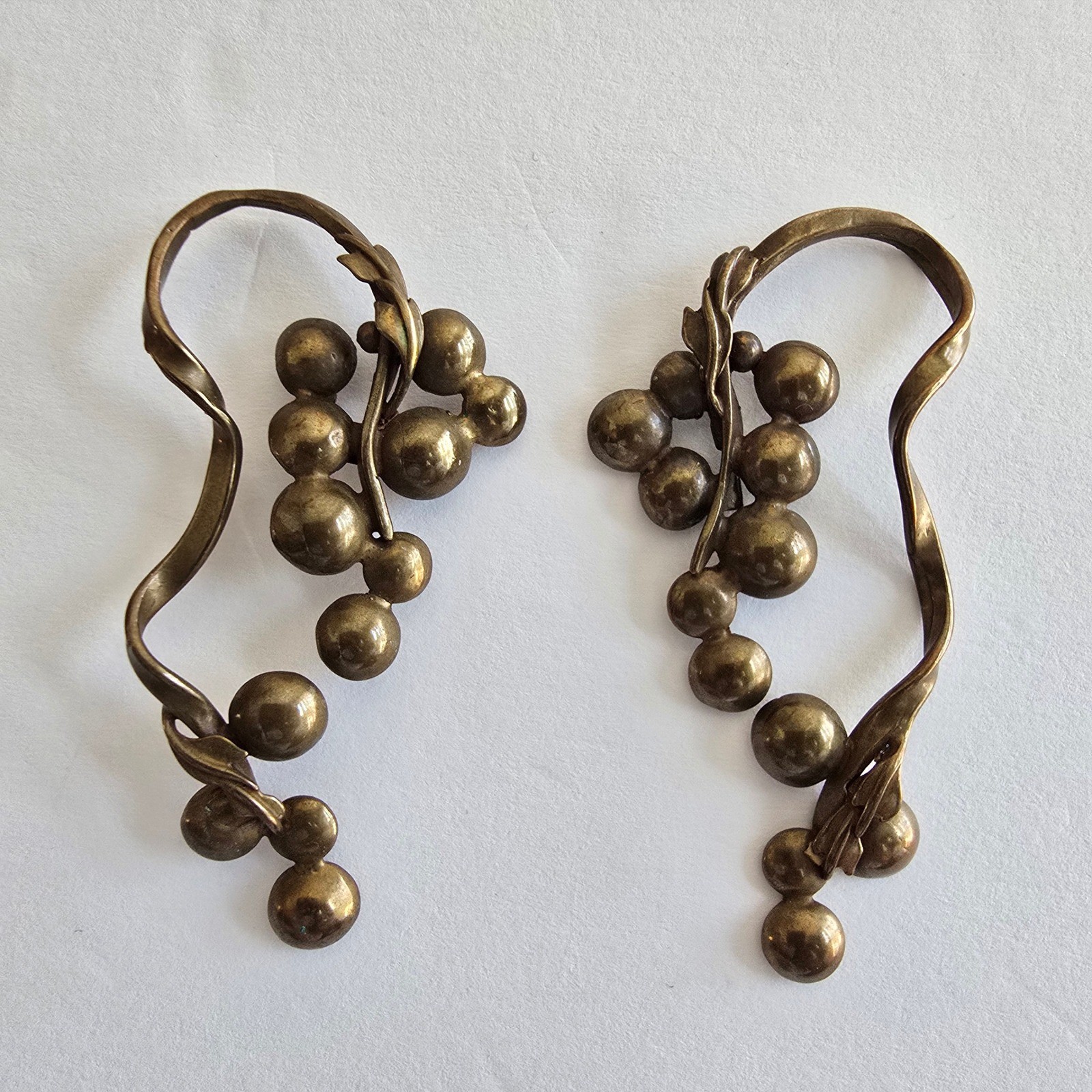 Veedra Boscarino Grapes of Laugh Bronze Cluster Earrings Vintage VB Logo