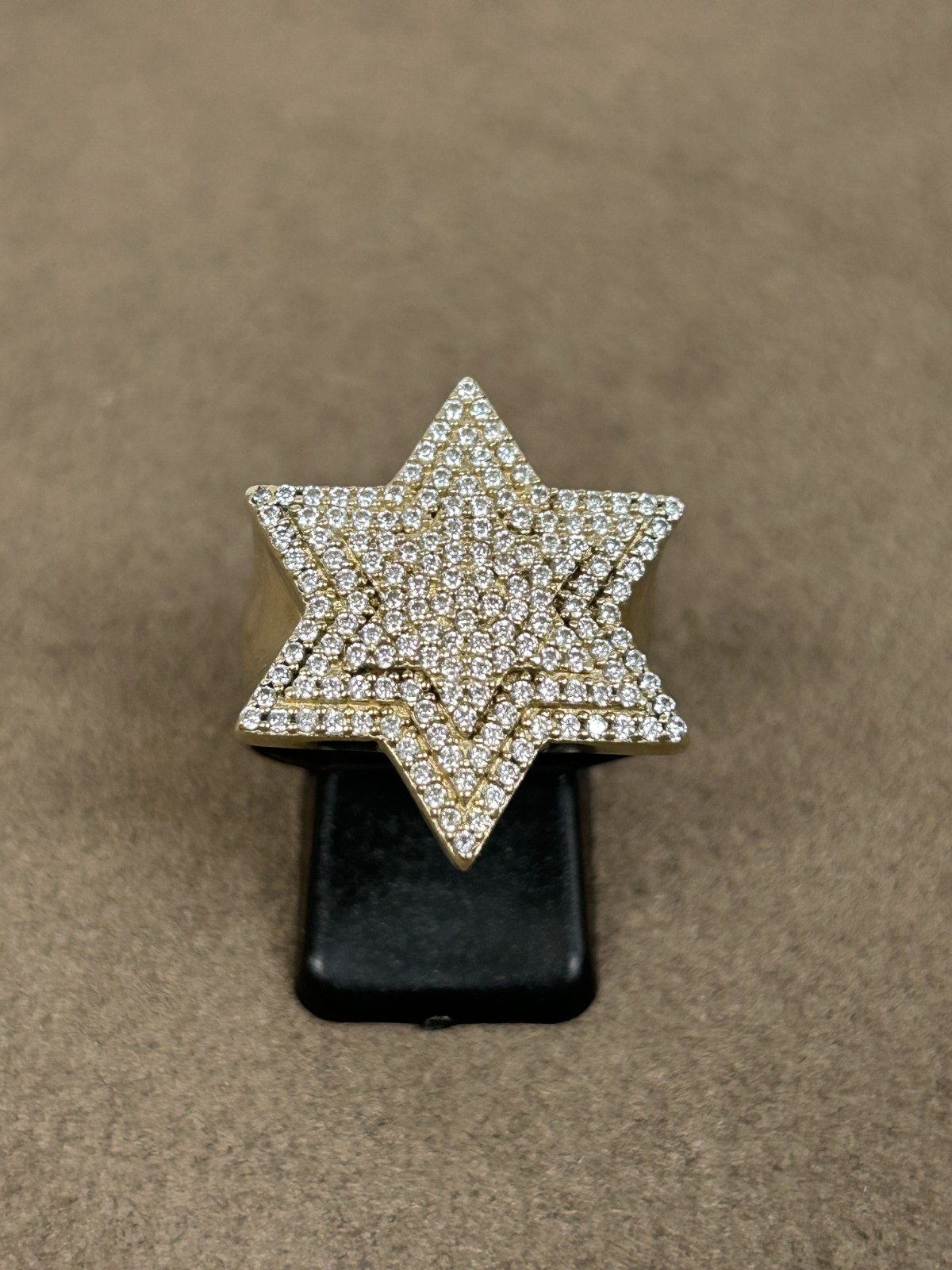 SPARKLY 10K YELLOW GOLD CZ STAR SHAPE RING SIZE 9.25