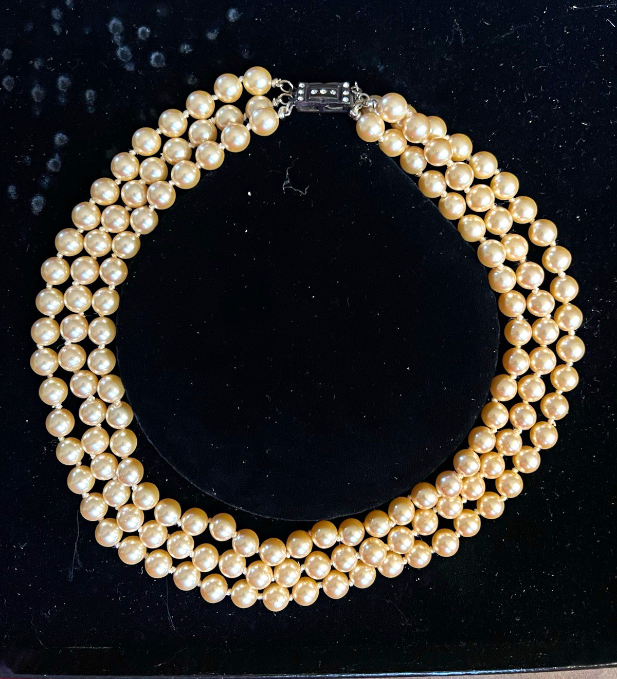 The Franklin Mint Jackie’s Pearls Multi-Strand Cream Sim Pearl Necklace