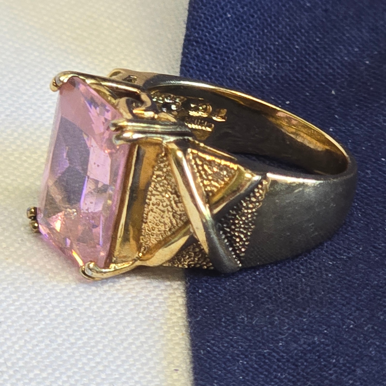 Sterling Silver Ring 9.8g Fine Jewelry Size 6.5 Band Pink Stone *READ*