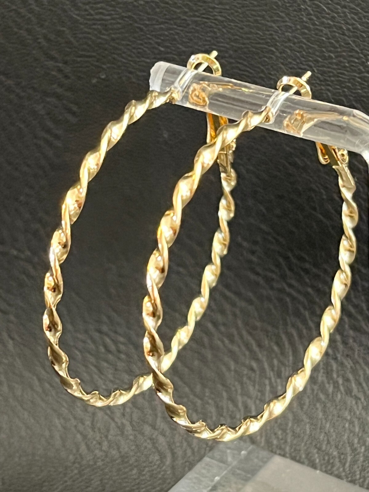 FUN NEW PAIR WOMEN’S TWISTED HOOP EARRINGS 45MM GOLD