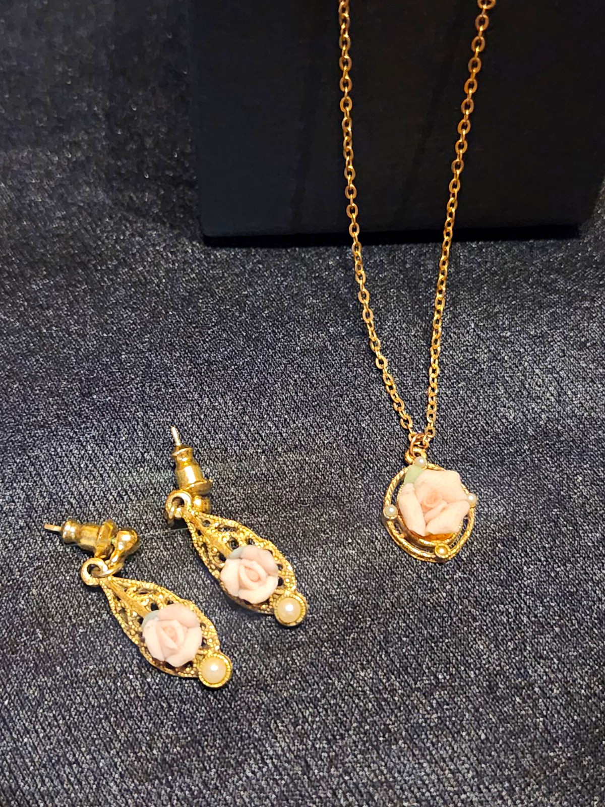 Gold Tone Pink Rose Cameo Pendant Necklace & Dangle Earrings , 23 in Chain