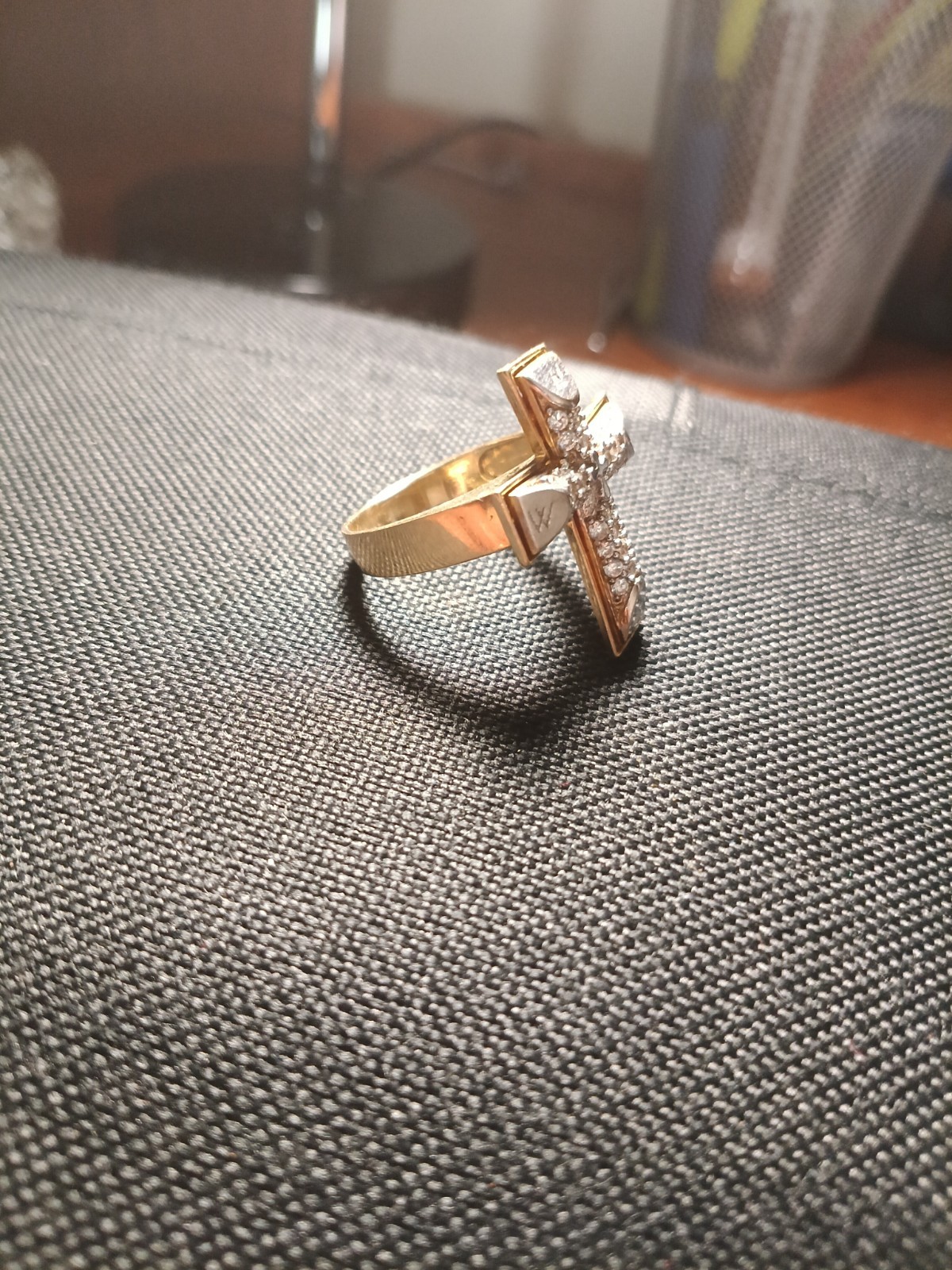 10K Cross Ring Band