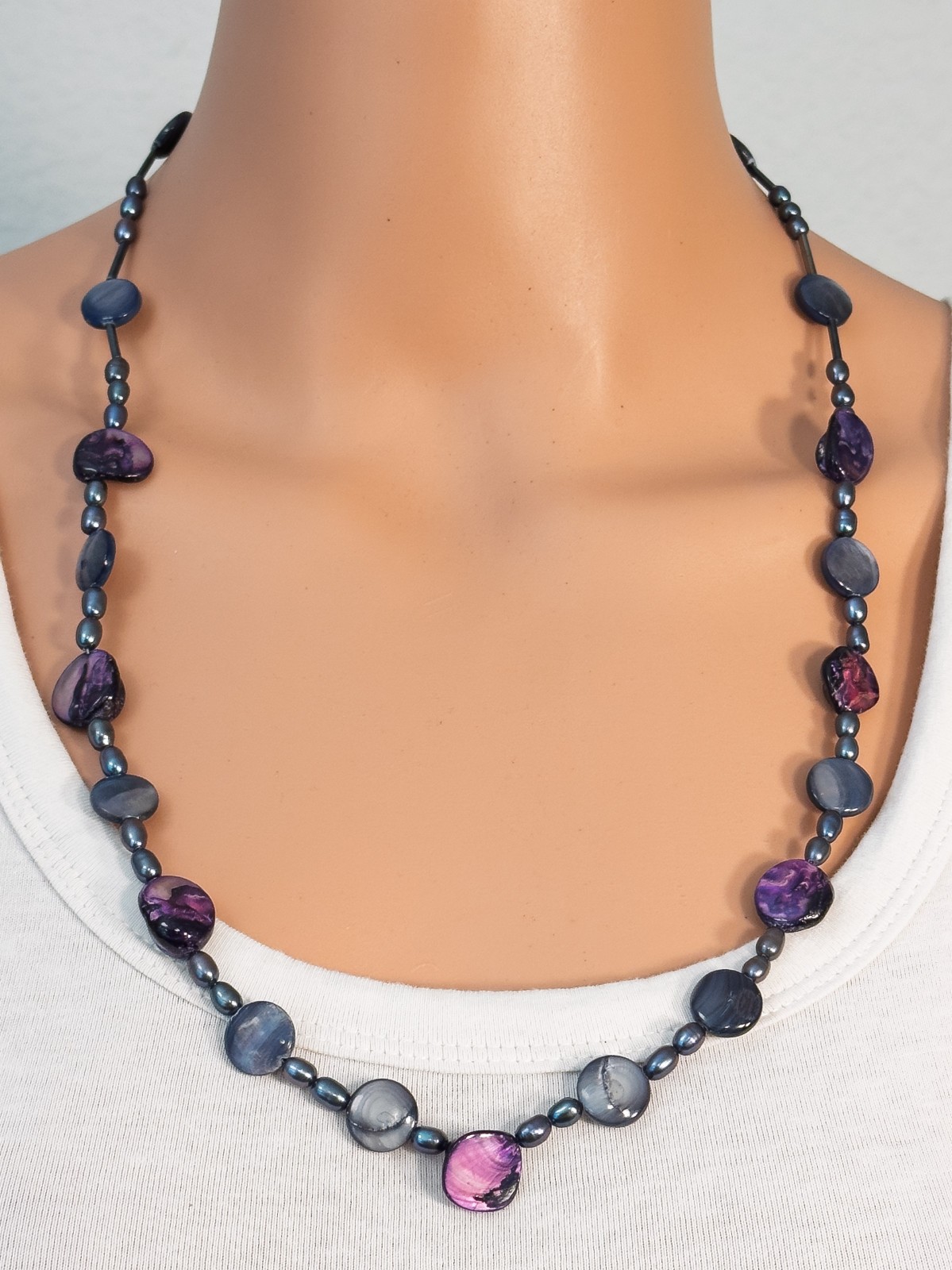 Pearl and Shell Beaded Blue and Purple Iridescent Necklace 24.25”