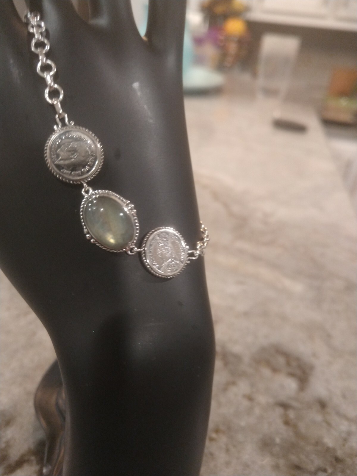 7.0 TCW Malagasy Labradorite&Coin Bracelet/SSilver (7.25 In) (9.85 gms Silver))