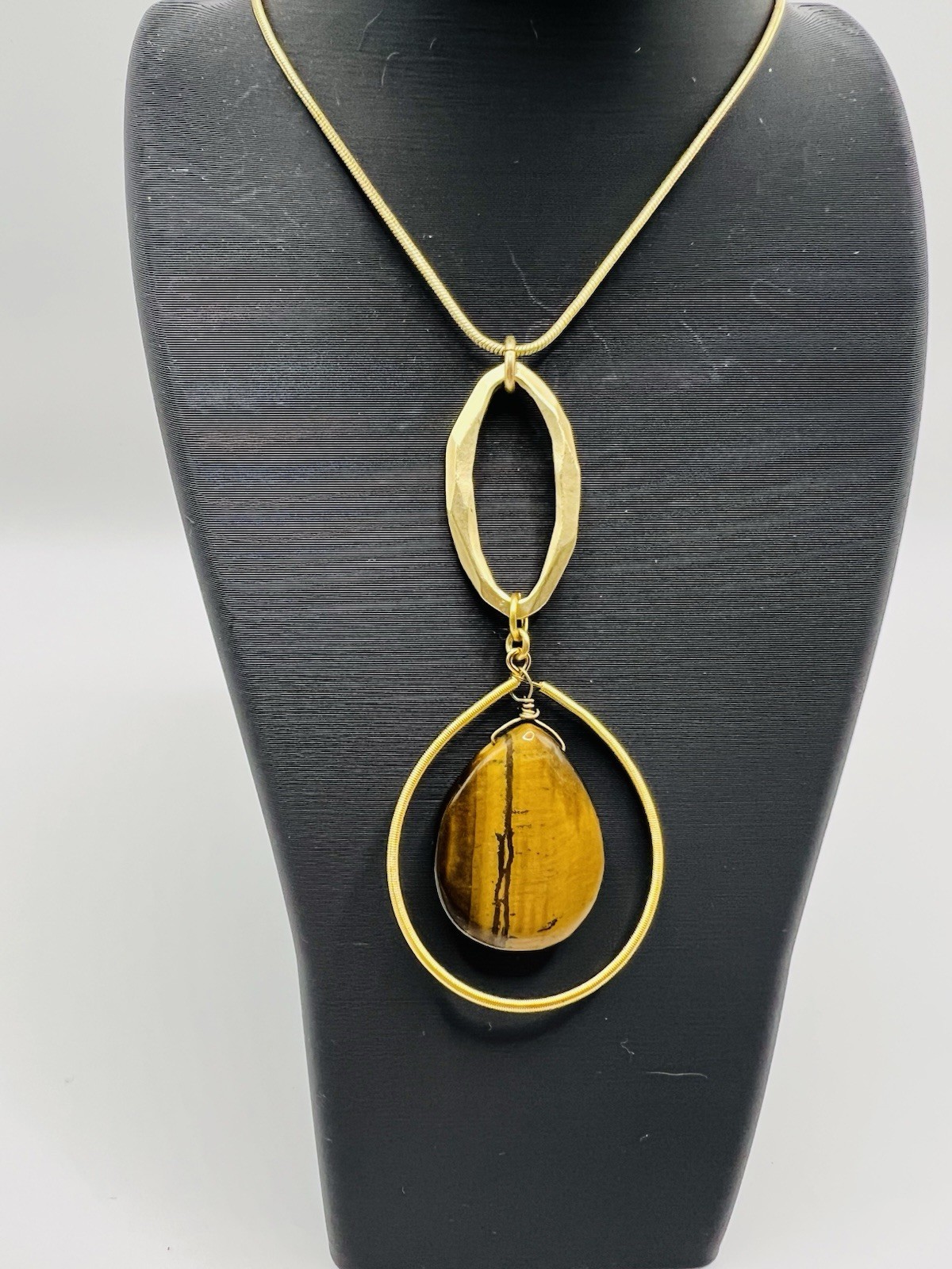 NY & Co Gold Tone Tiger Eye Pendant Necklace Long Statement Y2K