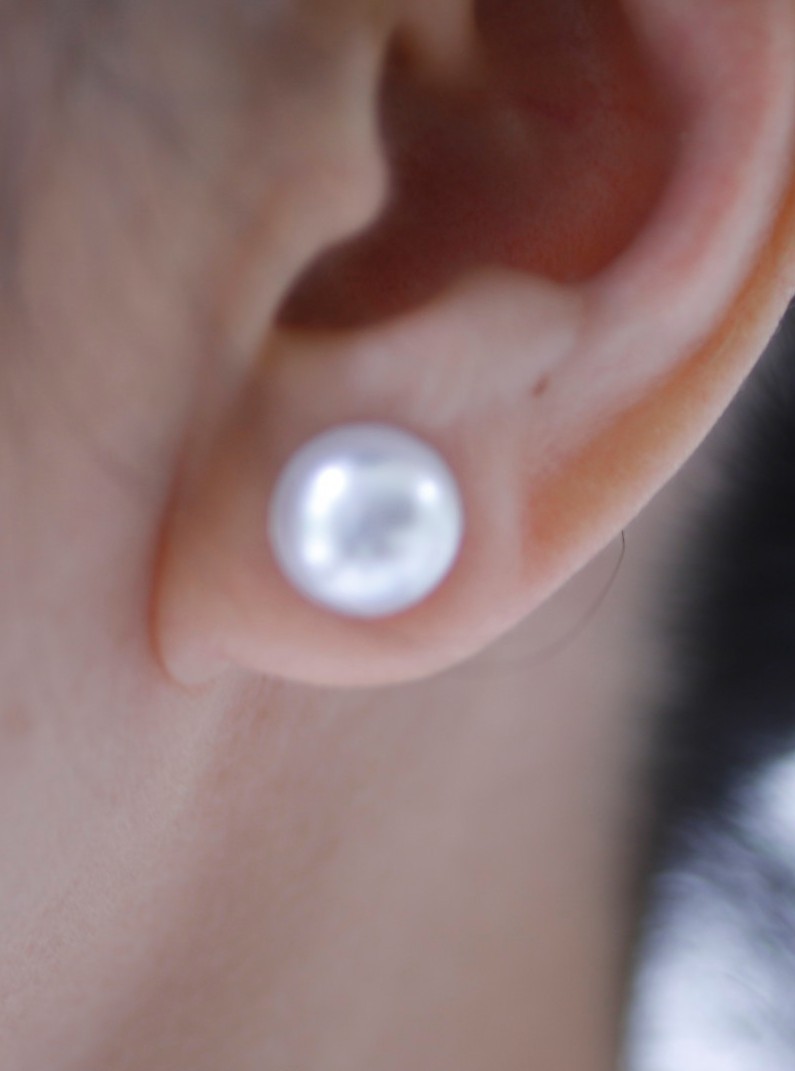 1 PAIR FAUX PEARL MAGNETIC CLIP ON BUTTON STUD EARRINGS White, Cream White
