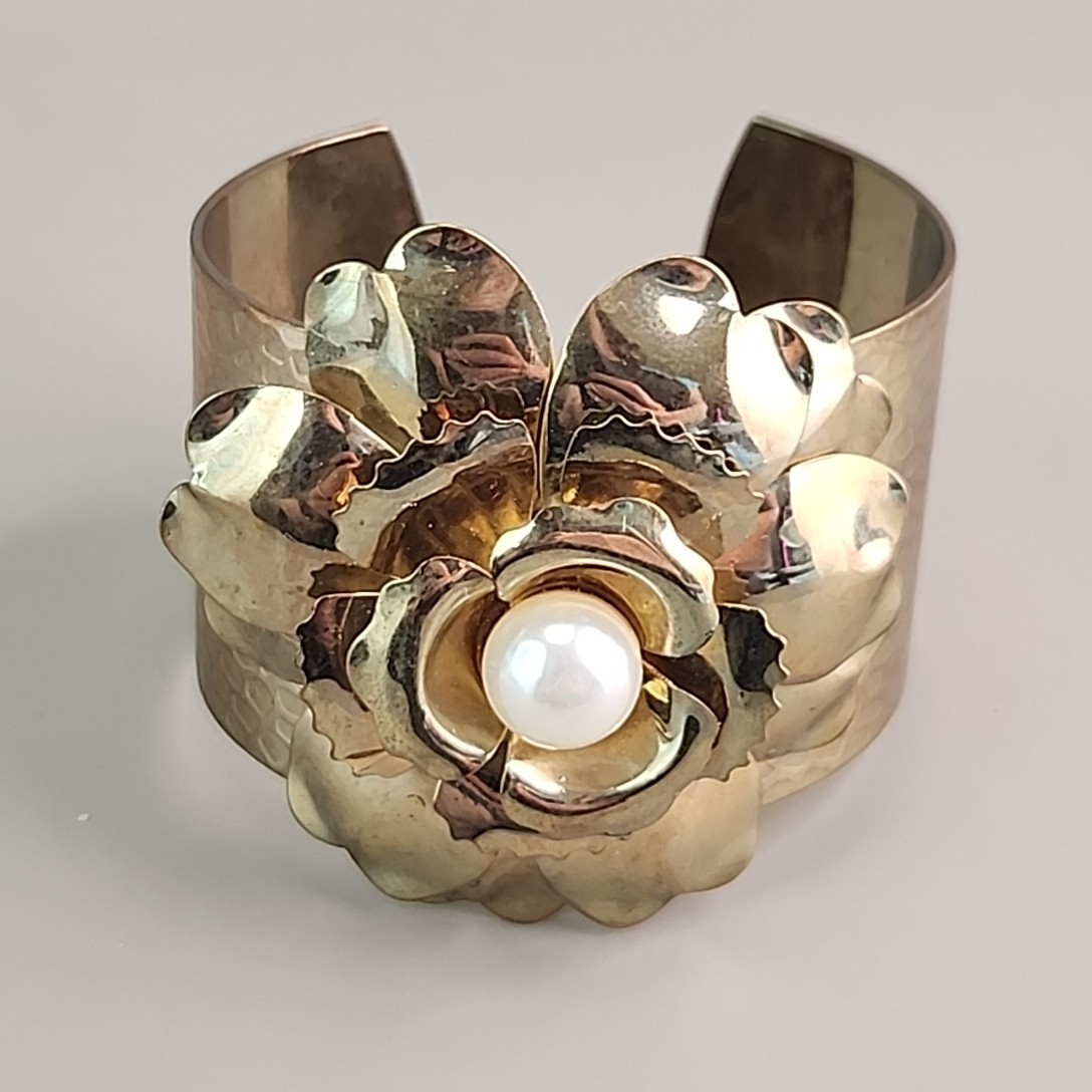 Flower Cuff Bracelet Wide Gold Tone 4cm Statement Chunky Pebble Stamped 7″