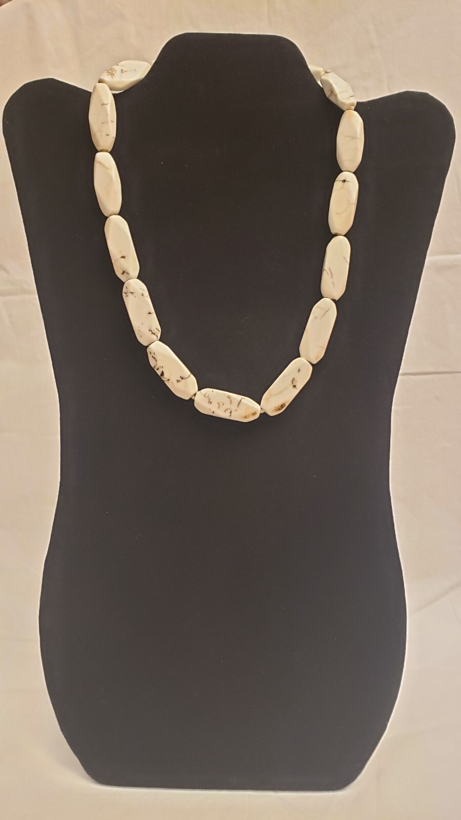 Vintage Natural White Turquoise Beaded Necklace 19 inches long