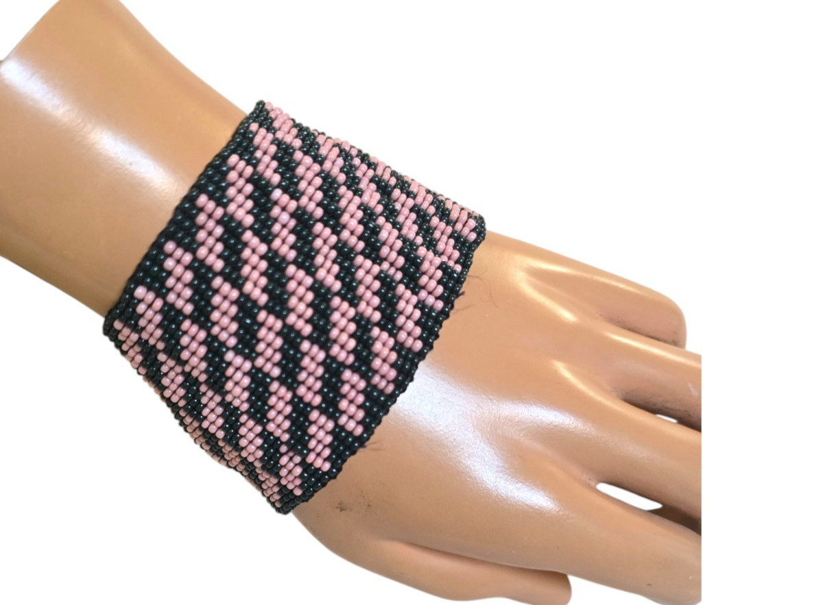 Ali Kahn New York Women’s Beaded Black Pink Wide Bracelet NWT