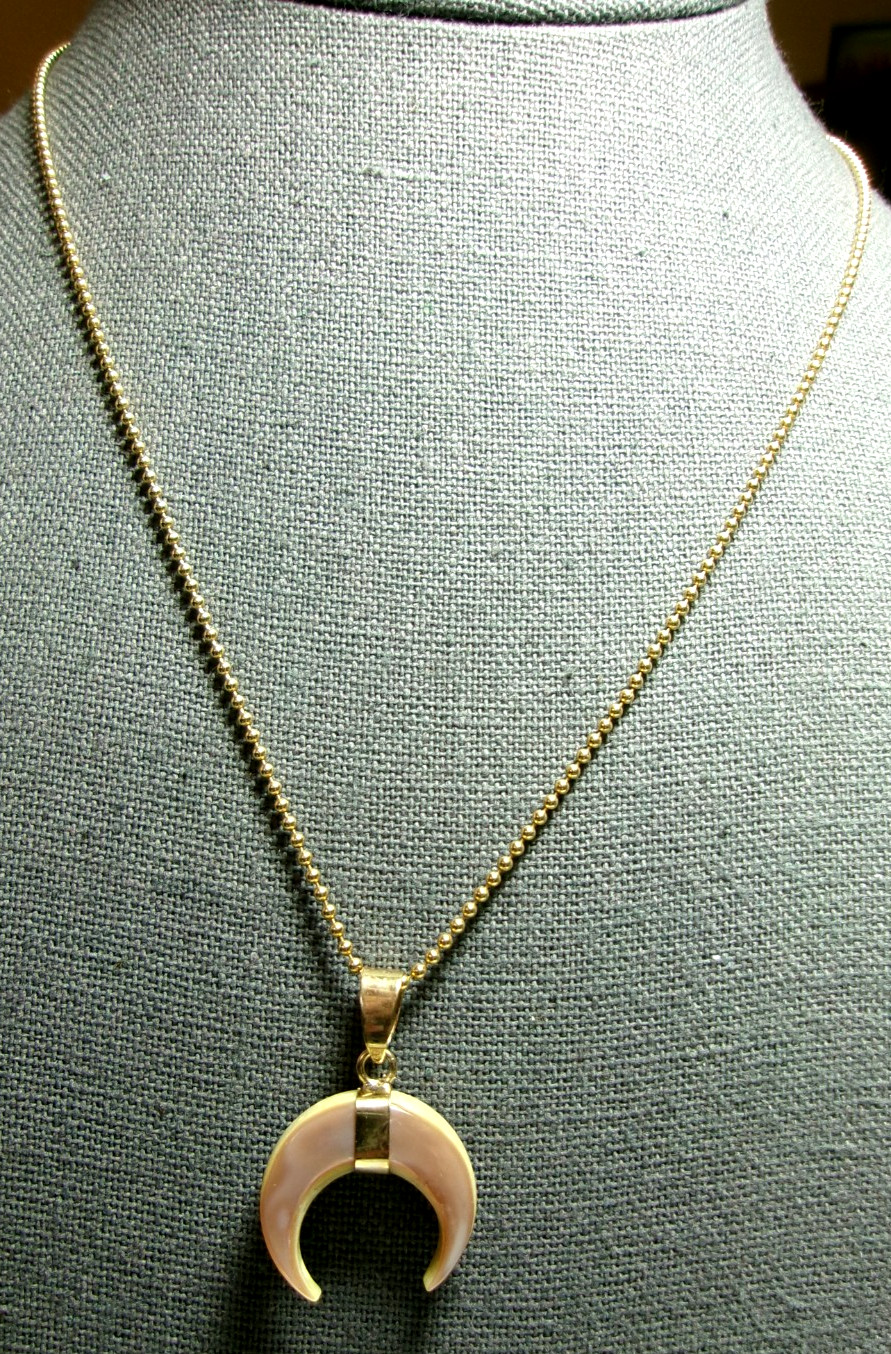 GOLD TONE CRESENT MOON MOP PENDANT NECKLACE W/GOLD PLATED BALL/BEAD CHAIN