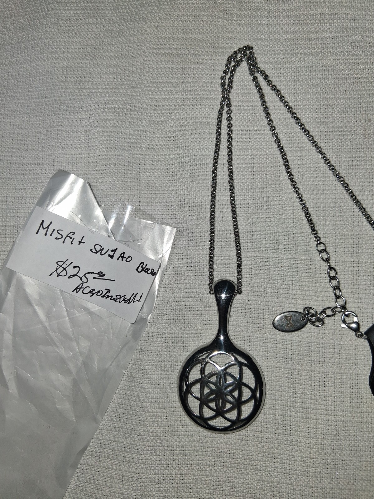 Silver Tone Round Geometric Pendant Necklace Cable Chain Lobster Clasp