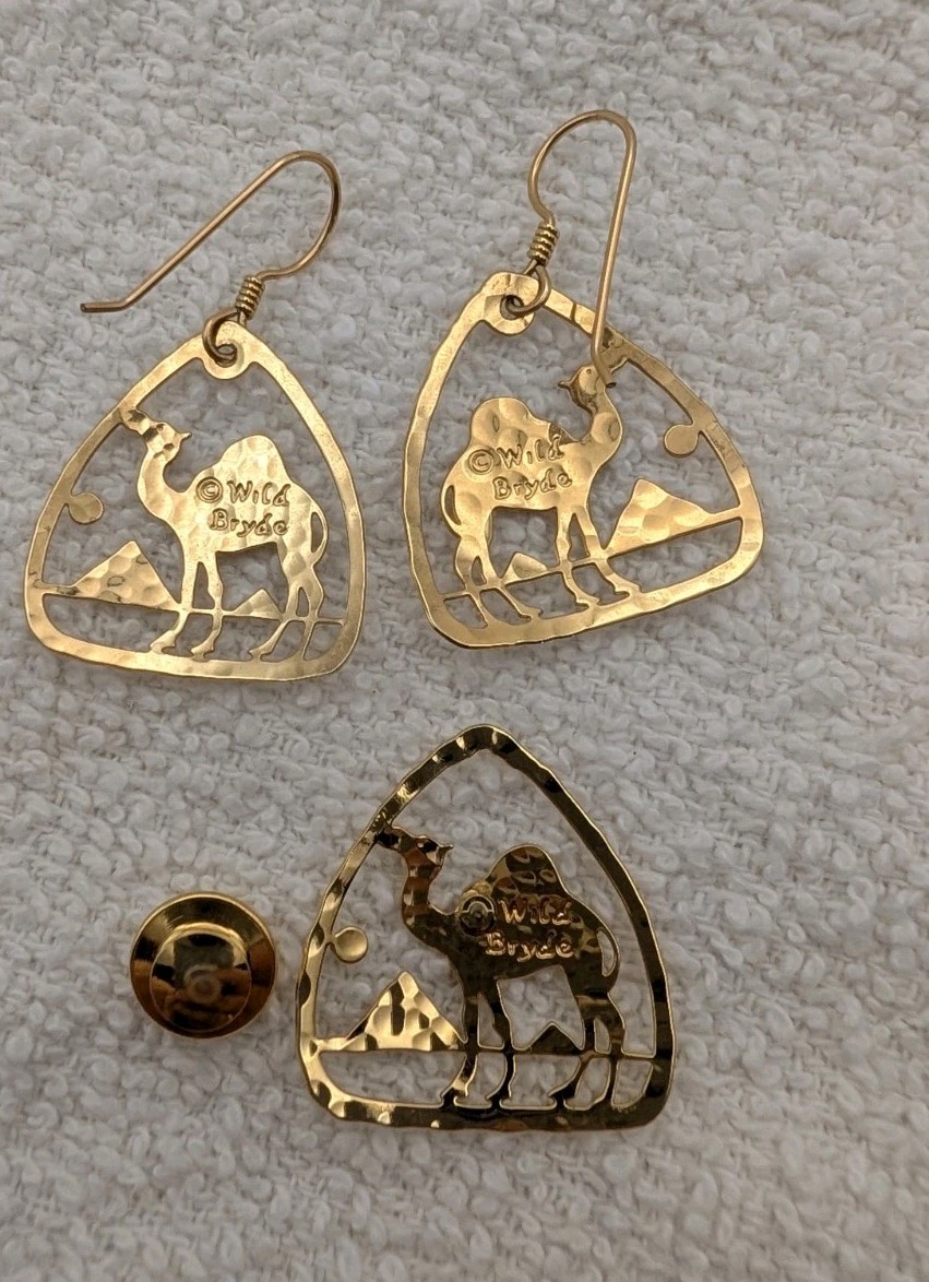 Wild Byrde Gold Tone Camel W Pyramids Triangle Drop Earrings & Pin / Tack