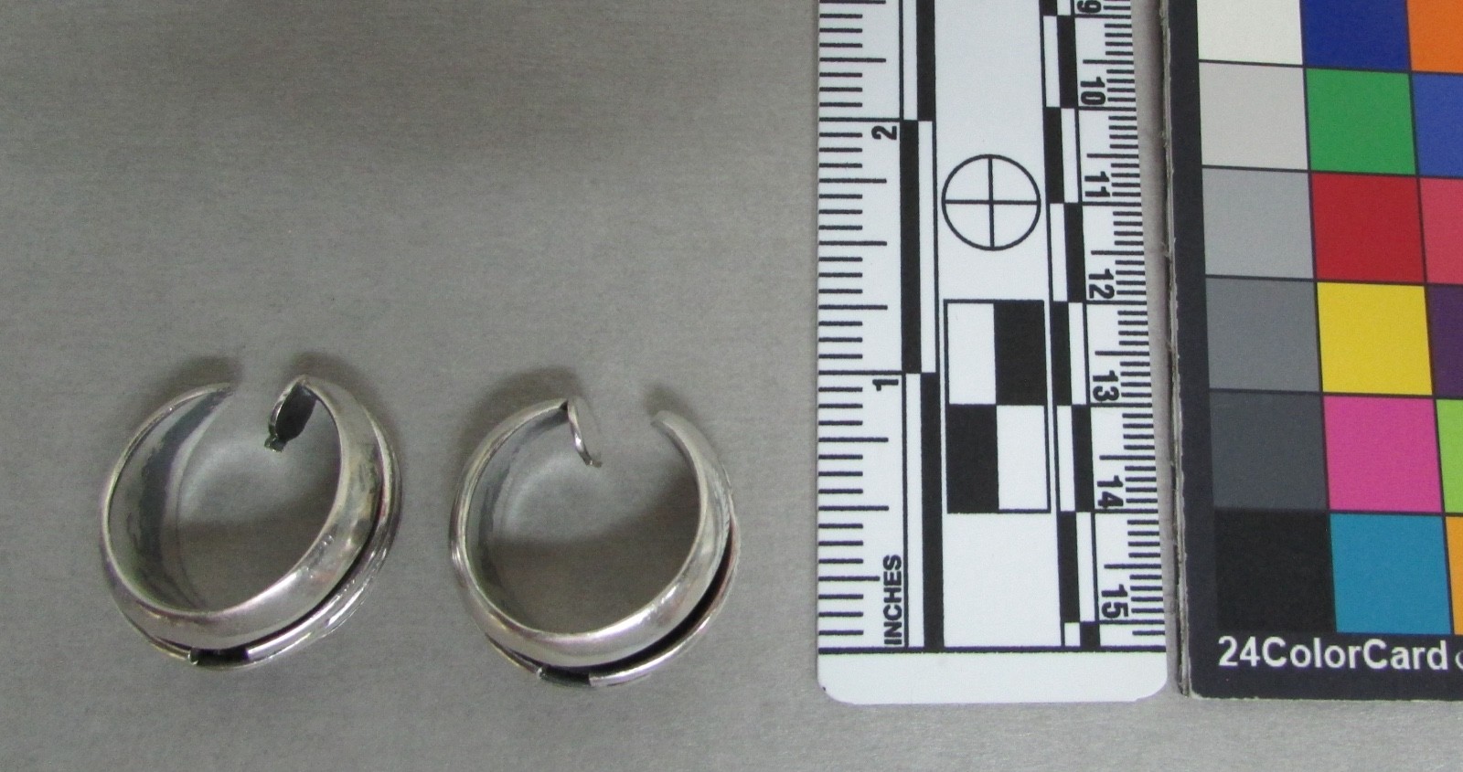 Earrings, Sterling cuffs, incised, Alfredo Villasana, 1.0” dia, 16.6 g, Taxco