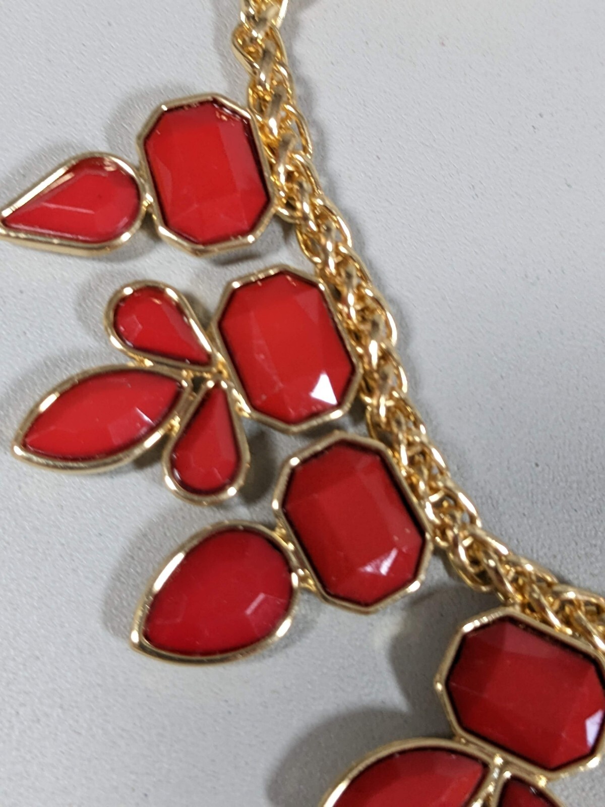 Charming Charlie Gold Tone Red Acrylic Statement Necklace 18.5 in
