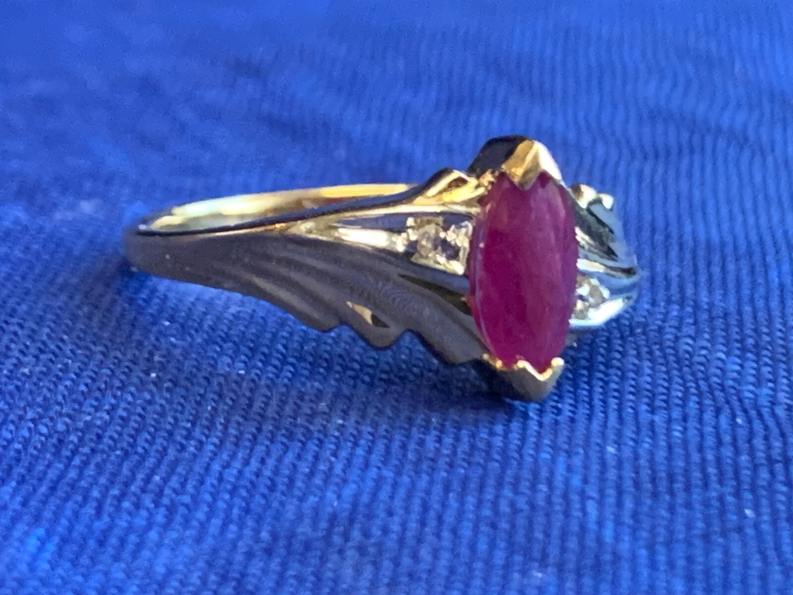 10K Yellow Gold Ring 1.62g Fine Jewelry Size 7 Band Ruby & Clear Color *READ*