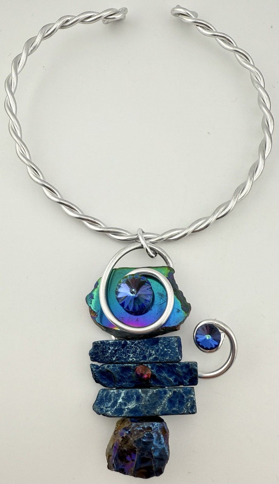 JEFF LIEB SILVERTONE BLUE & PURPLE MODERNIST PENDANT 16” NECKLACE K580C