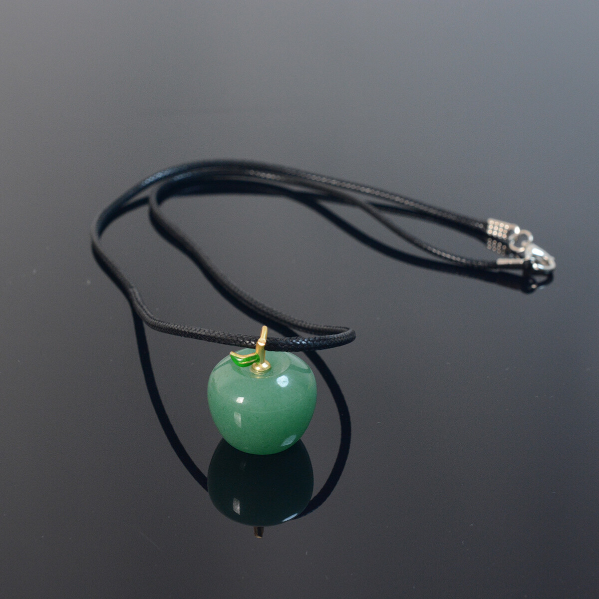 Vintage Nature Aventurine Dongling Jade Apple Pendant – Feng Shui Jewelry
