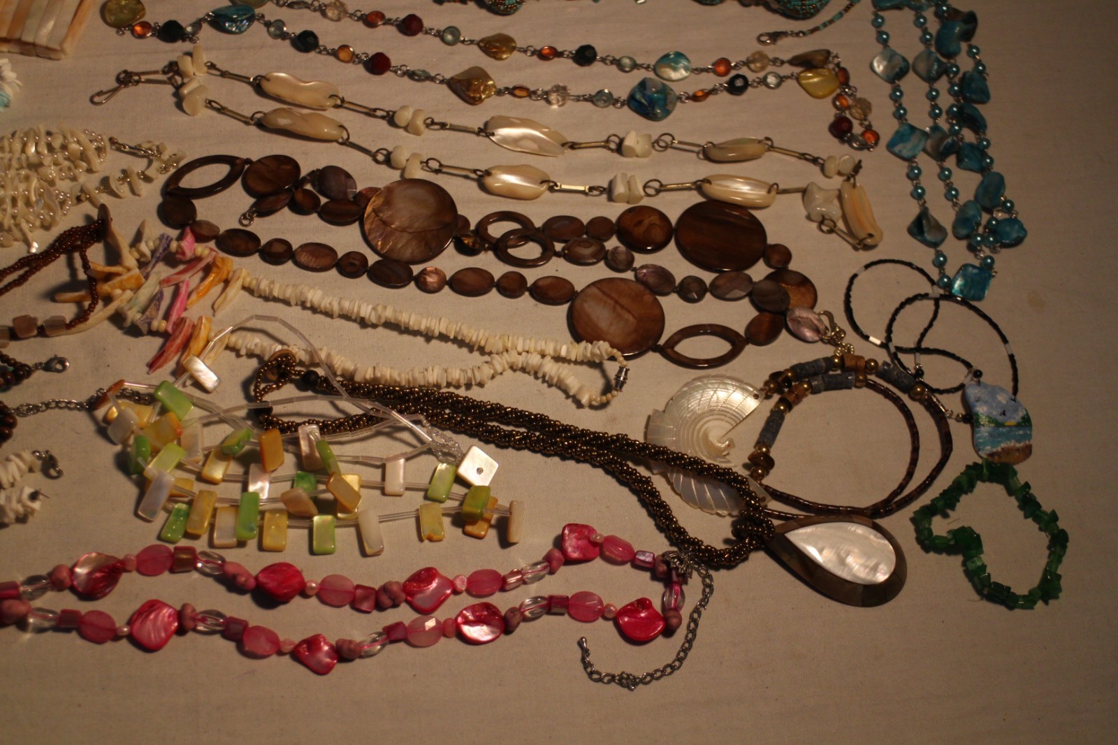 SHELL COSTUME JEWELRY LOT — 4 LBS. 6 OZ.