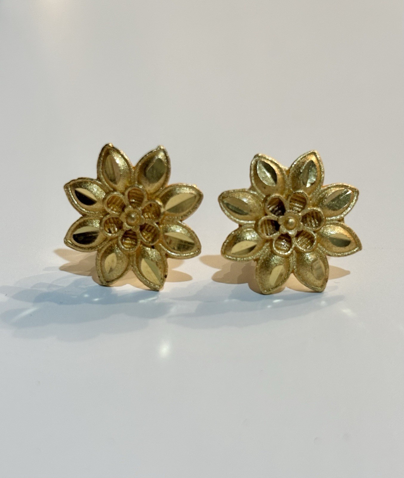 20kt Gold-Plated Indian Flower Bloom Statement Large Stud Earrings *Unique*