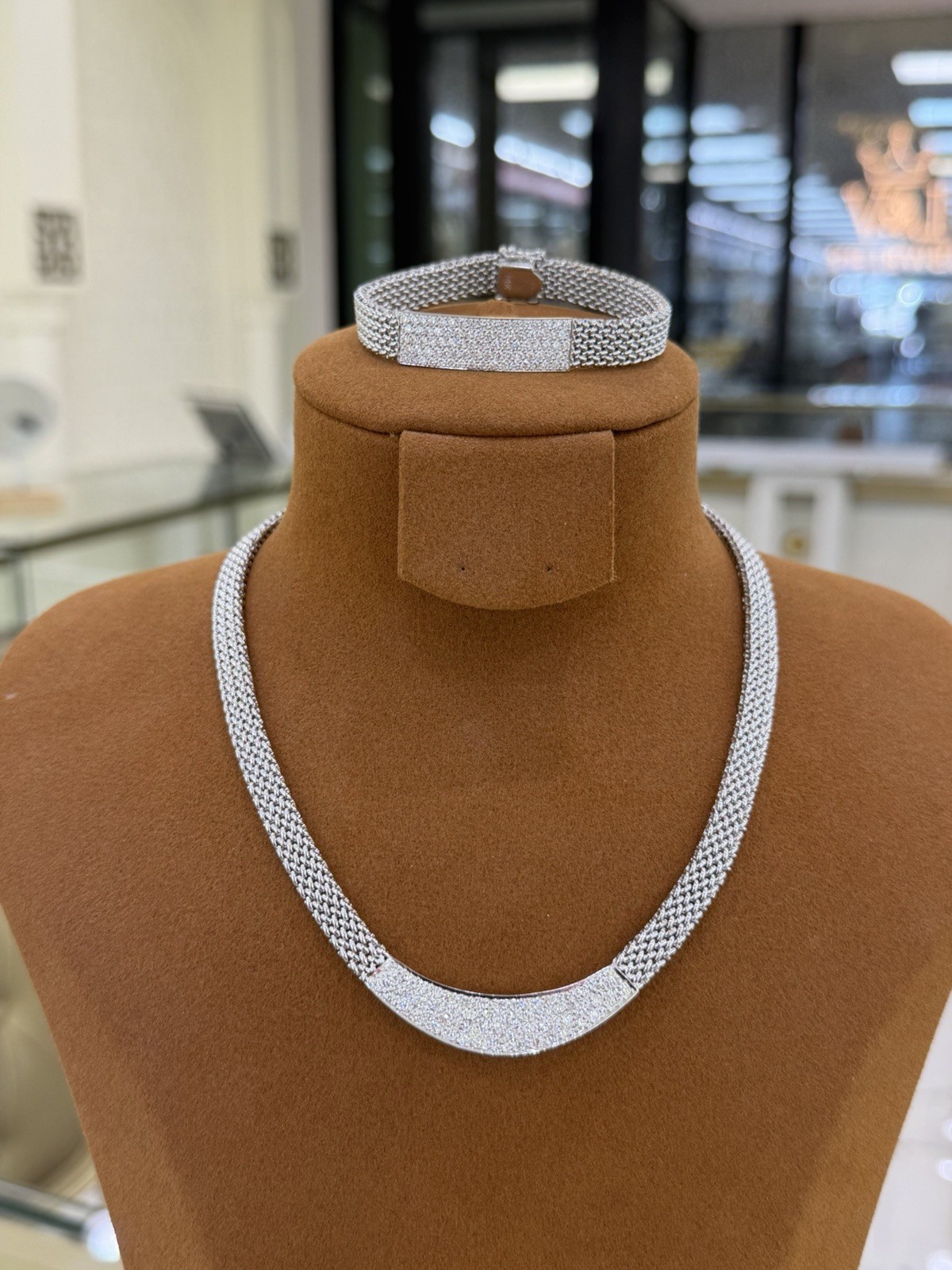 14K White Gold Mesh Chain Necklace and Bracelet with Round White Diamond Pavé