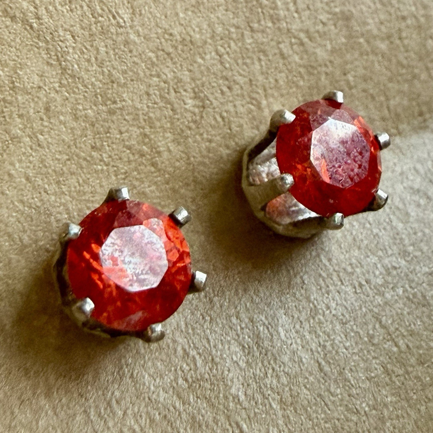 Vintage Orange Red Faceted Glass Stud Earrings Silver-Tone Prong Set Unsigned