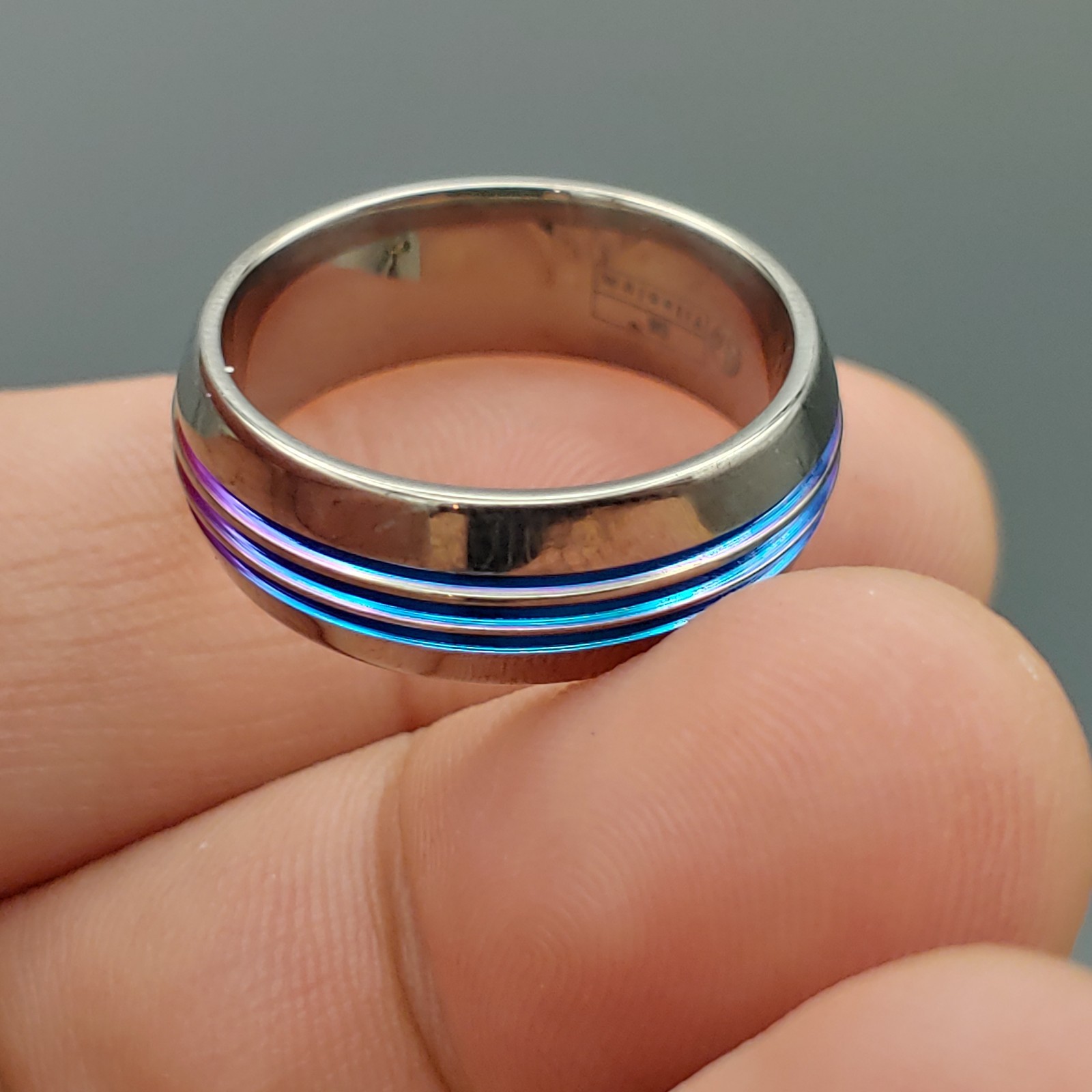 Titanium Rainbow Ring size 10 weighs 5.1g band 8mm