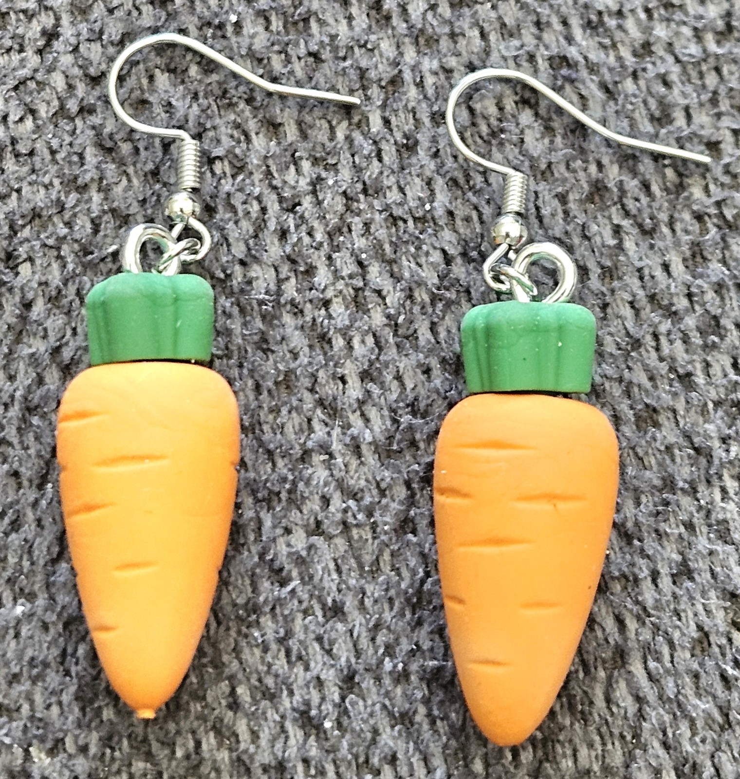 EASTER 🐣 CARROT 🥕🥕EARRINGS COLORFUL ✋️MADE EASTER EGG🥚HUNT FEED UR BUNNY🥕🐰