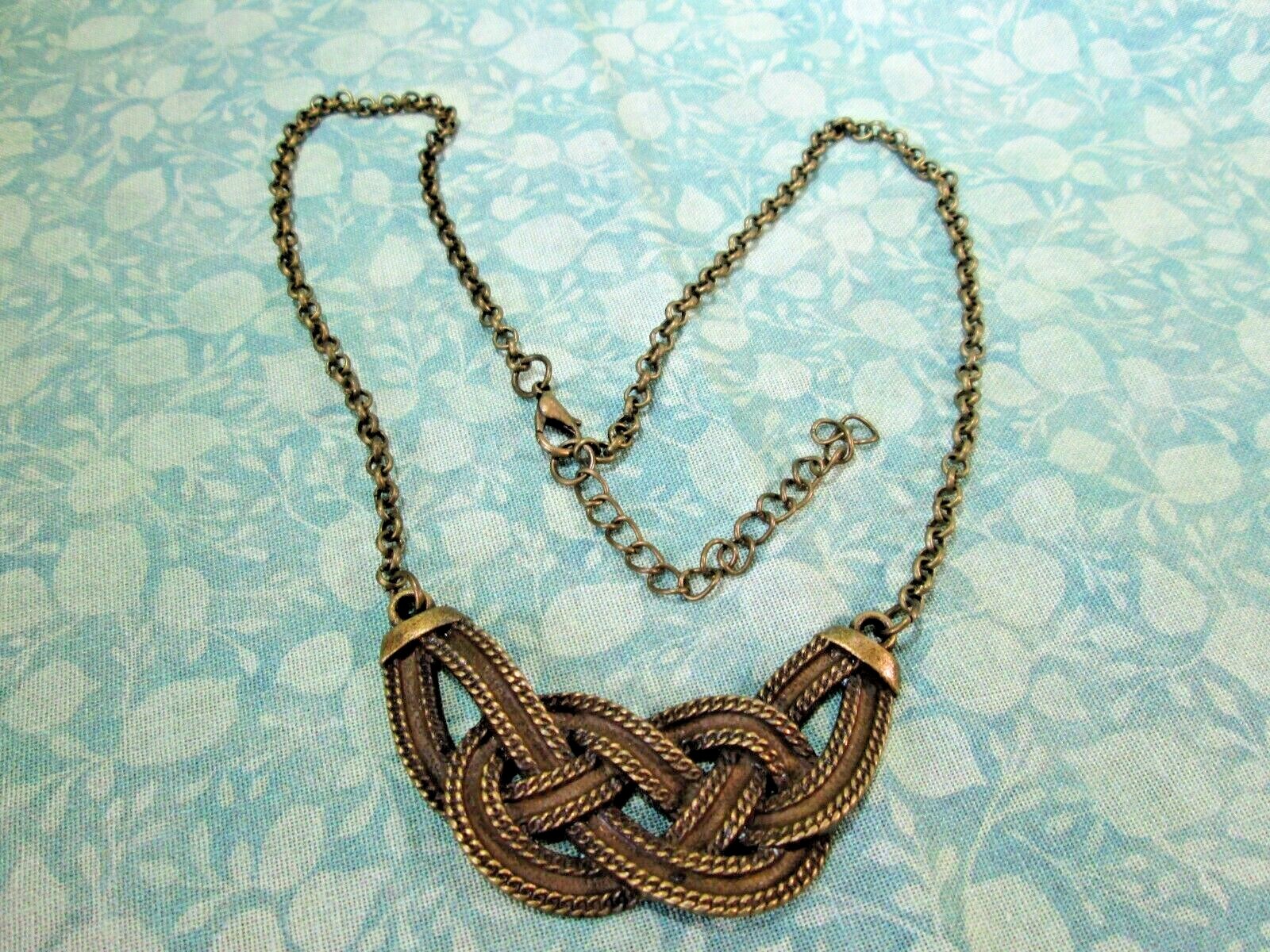 Antiqued Brass Tone Knotted Pendant Necklace 18″-20.5″ / 4N