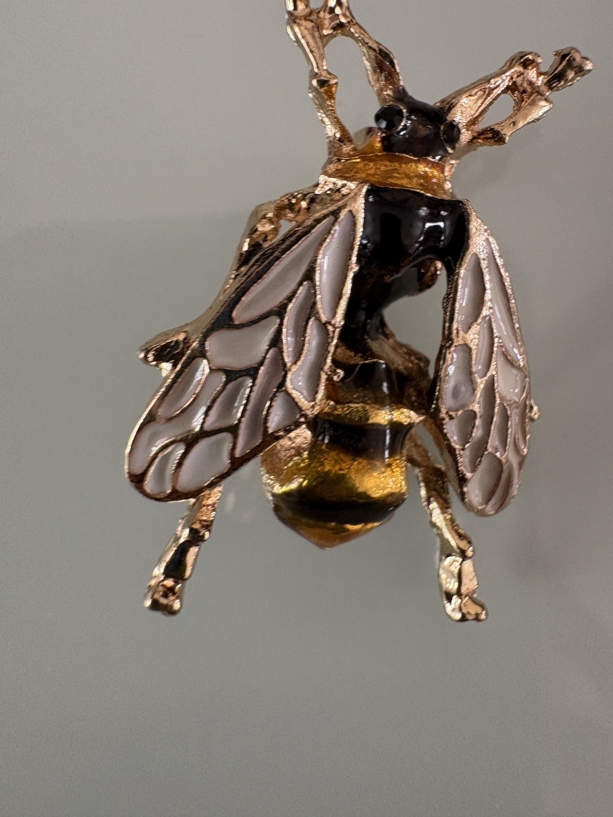 HONEY BEE PIN Gold Black Yellow Enamel Flying Insect Brooch Rhinestone 1.3”