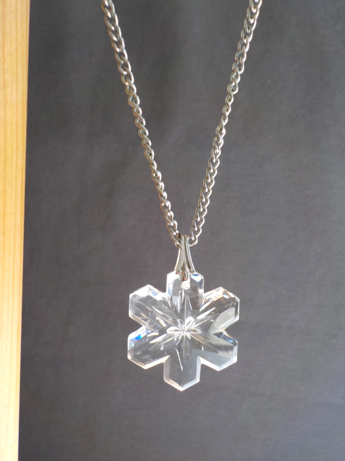 Snowflake Glass Necklace Silver Tone Metal Pendant Chain