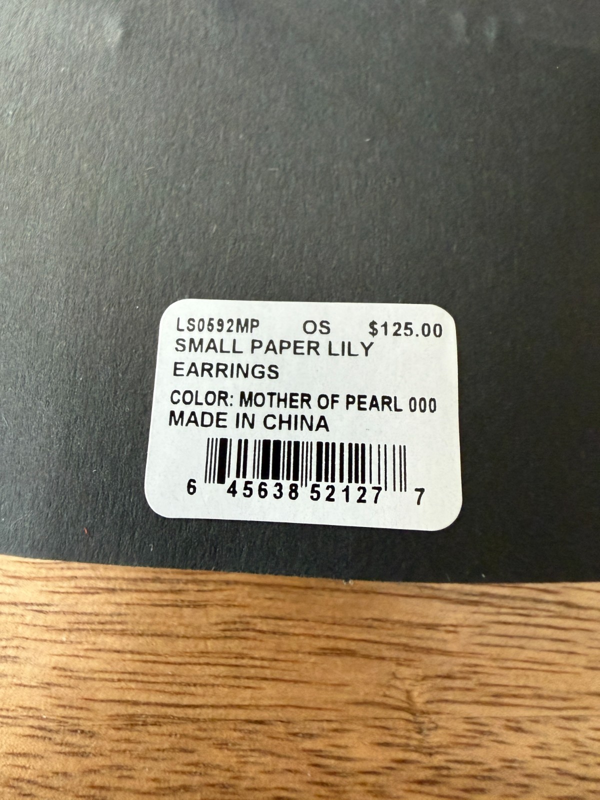 LELE SADOUGHI NWT $125 Paper Lily Mother of Pearl Pierced Earrings Small