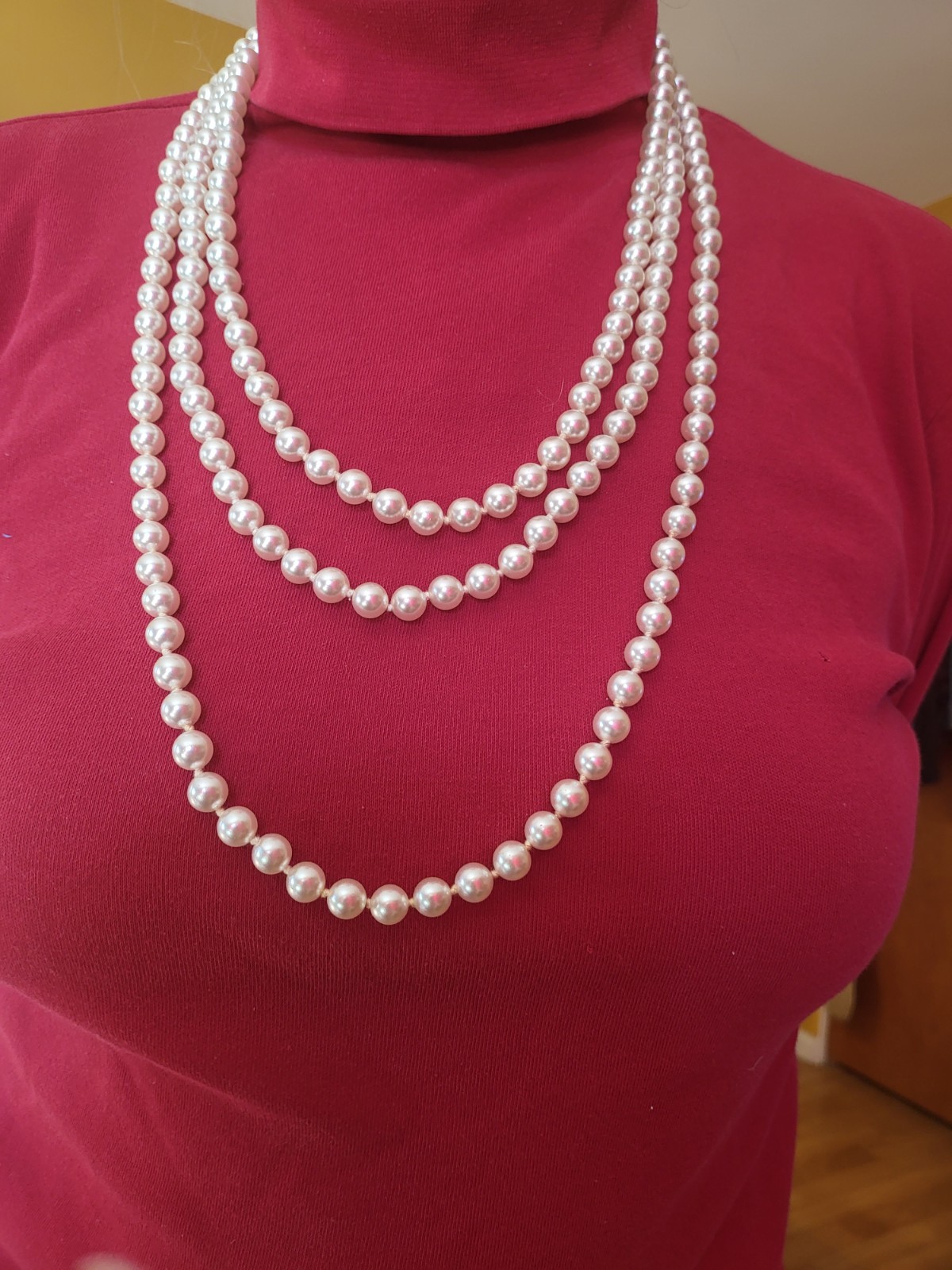 Beautiful Set of Man Made Pearl Necklace and Pearl Bracelet With Red Case