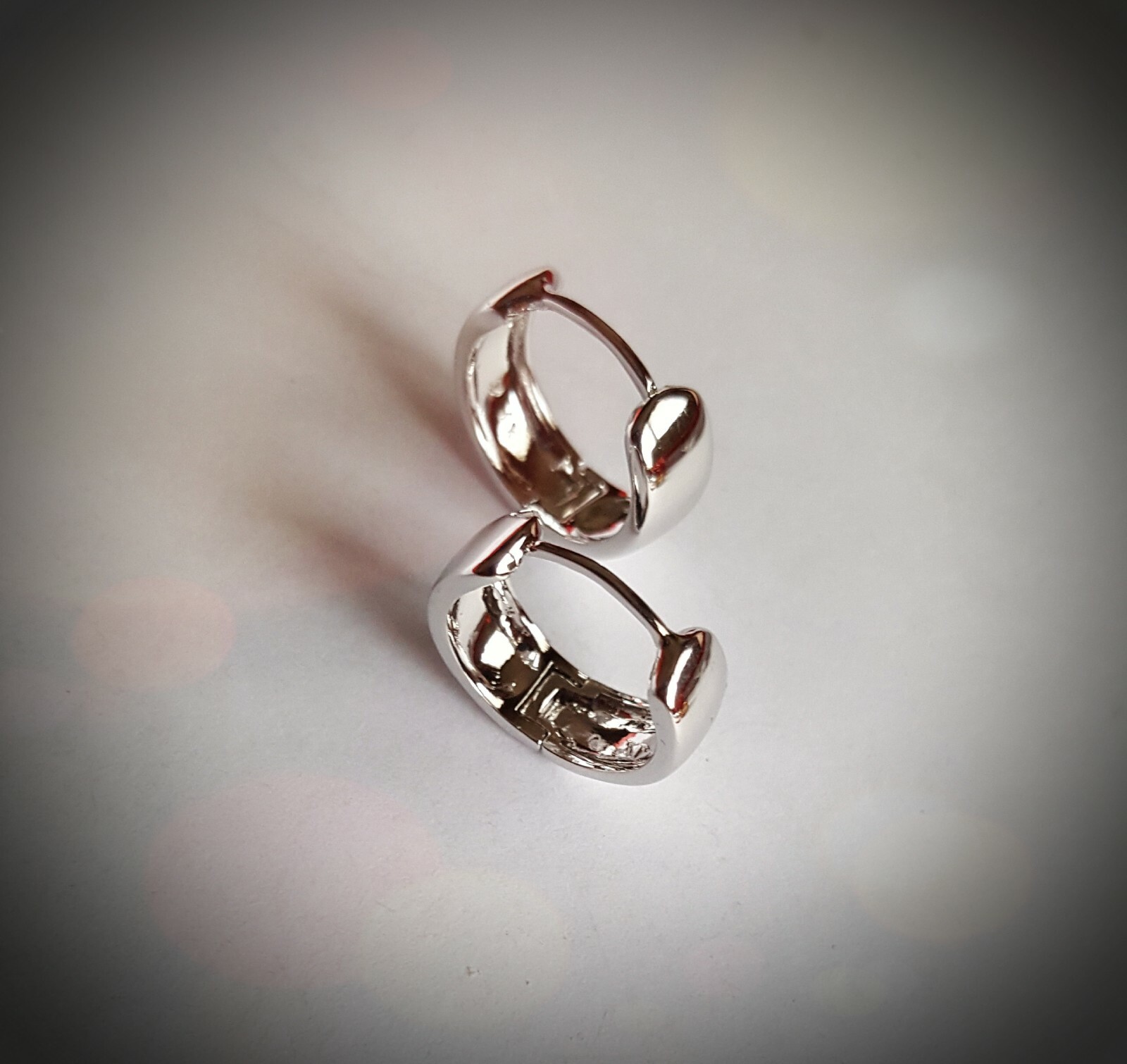 Smooth Hoops Earrings 18k White Gold Filled 11mm