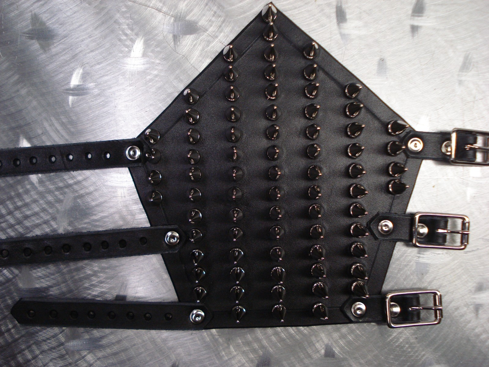 LEATHER SPIKED MEDIUM GAUNTLET.BLACK METAL…(MDLG0032)…..MAYHEM