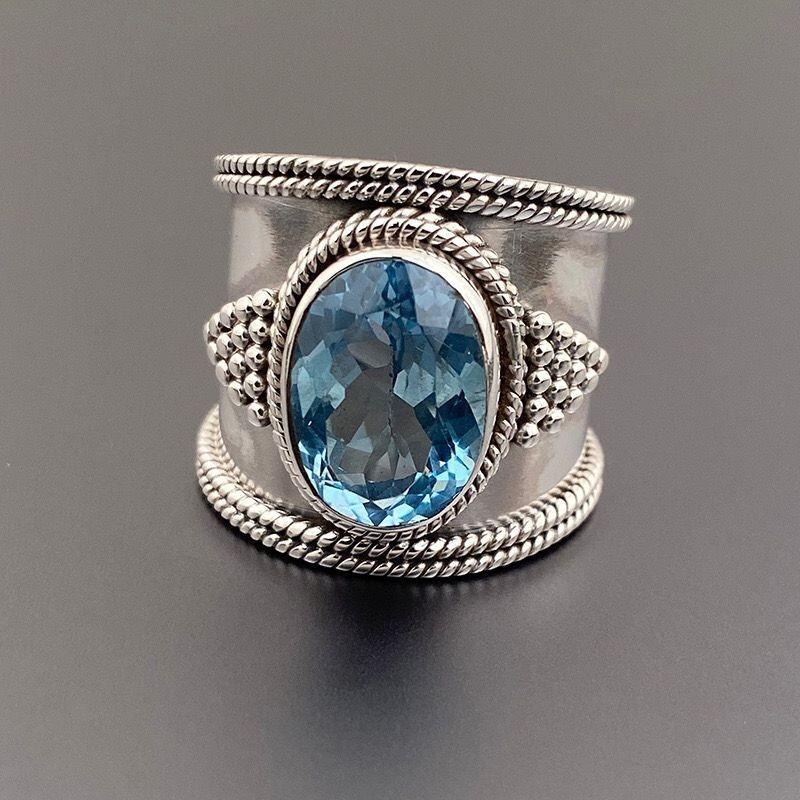Vintage Style Women White Gold Plated Wide Light Blue CZ Band Ring