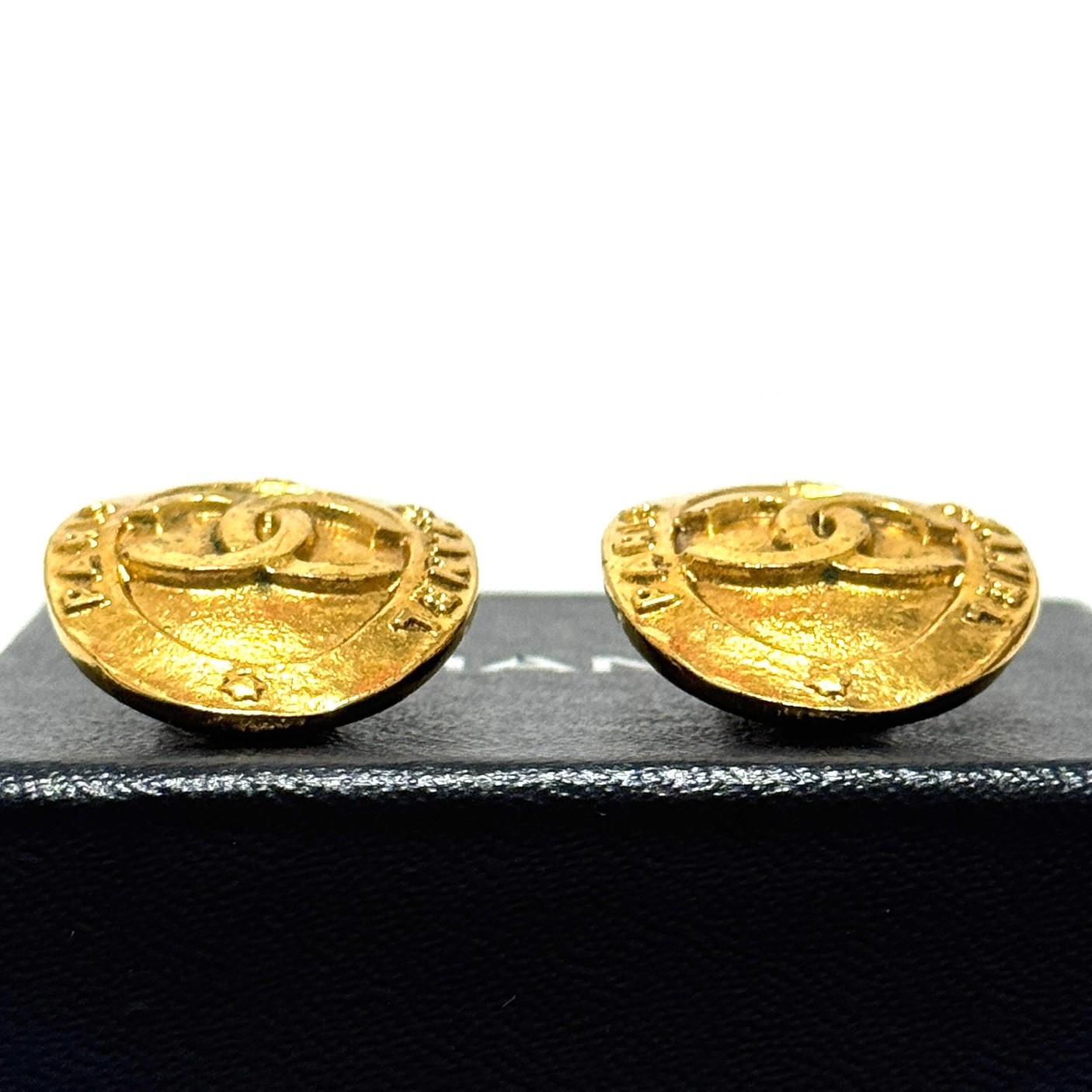 CHANEL 28/2842 Coco Mark CC Logo Earrings Gold Oval Vintage Authentic JAPAN