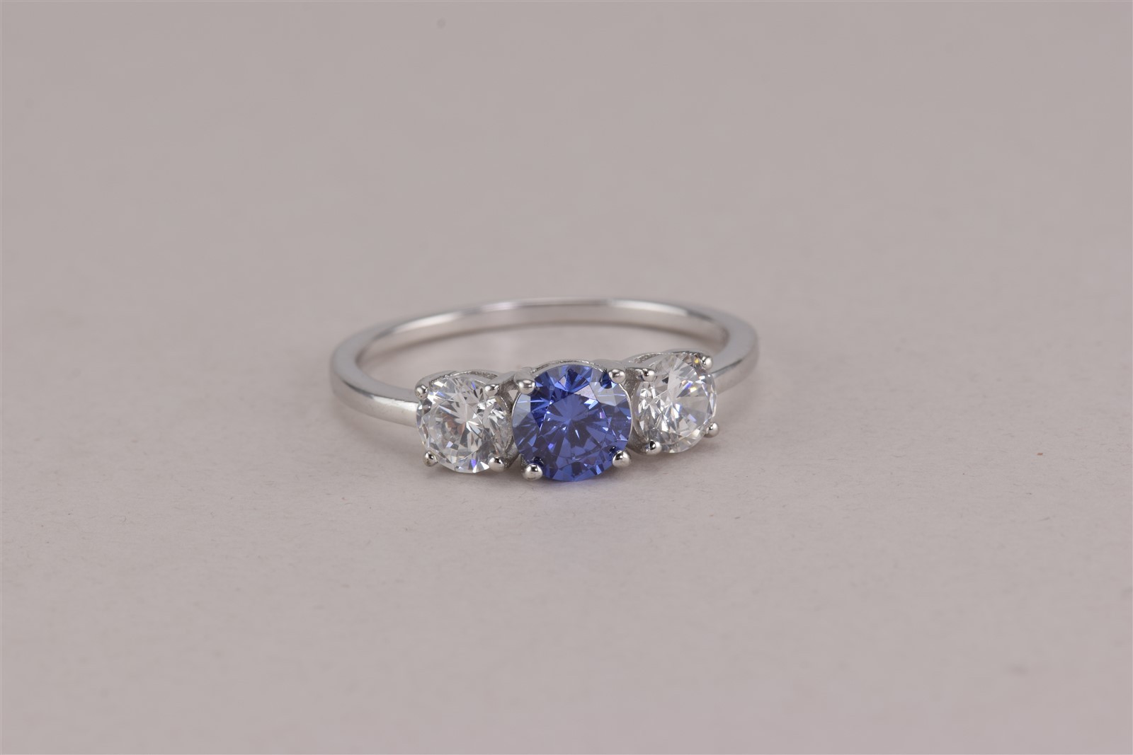 Sterling Silver Blue Solitaire & White Cubic Zirconia Band Ring YGI 925 Sz: 11