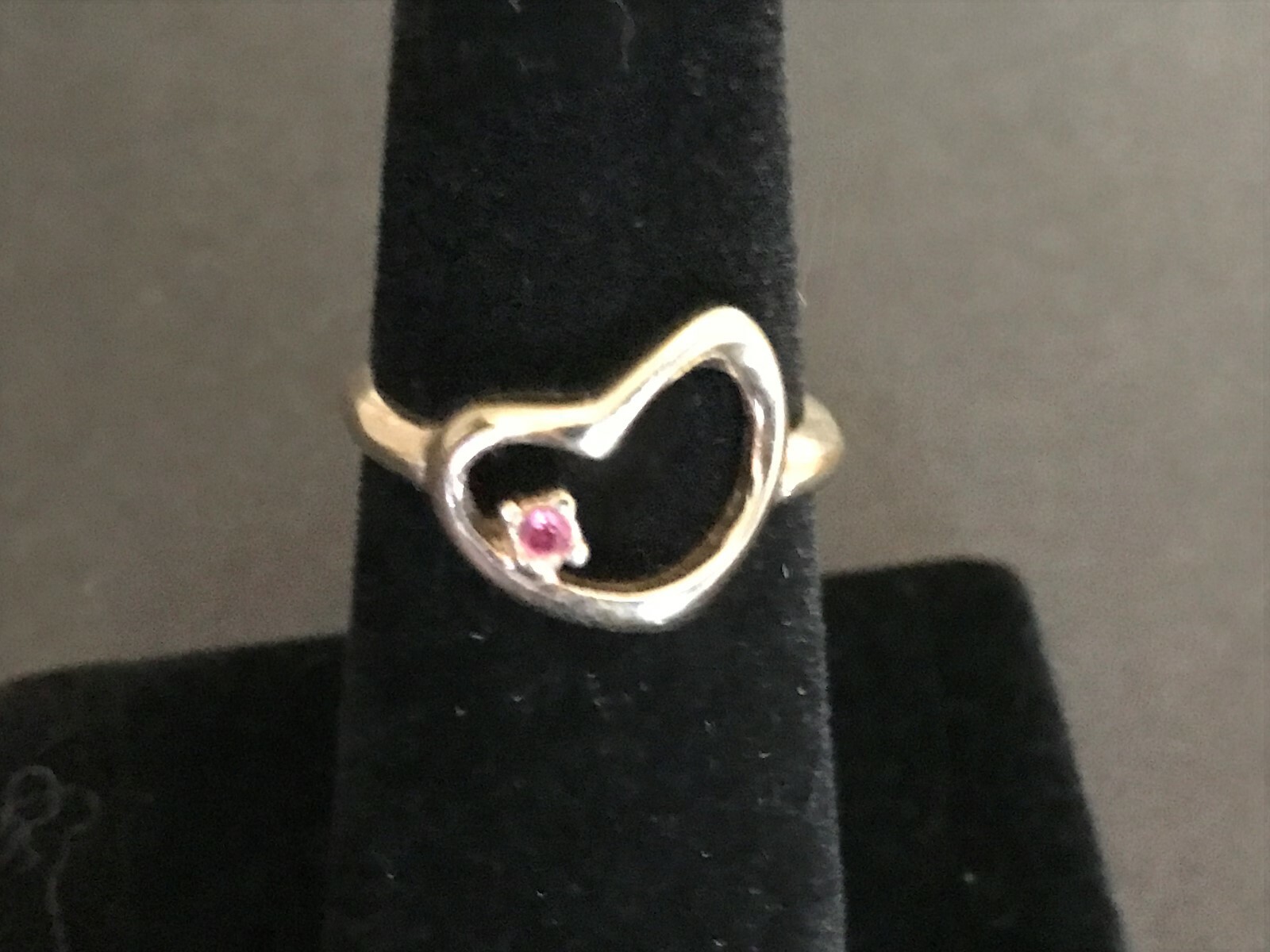 Brass Tone Ring Heart Tiny Red Rhinestone Size 6 Women’s Vintage Rough Poor Bad
