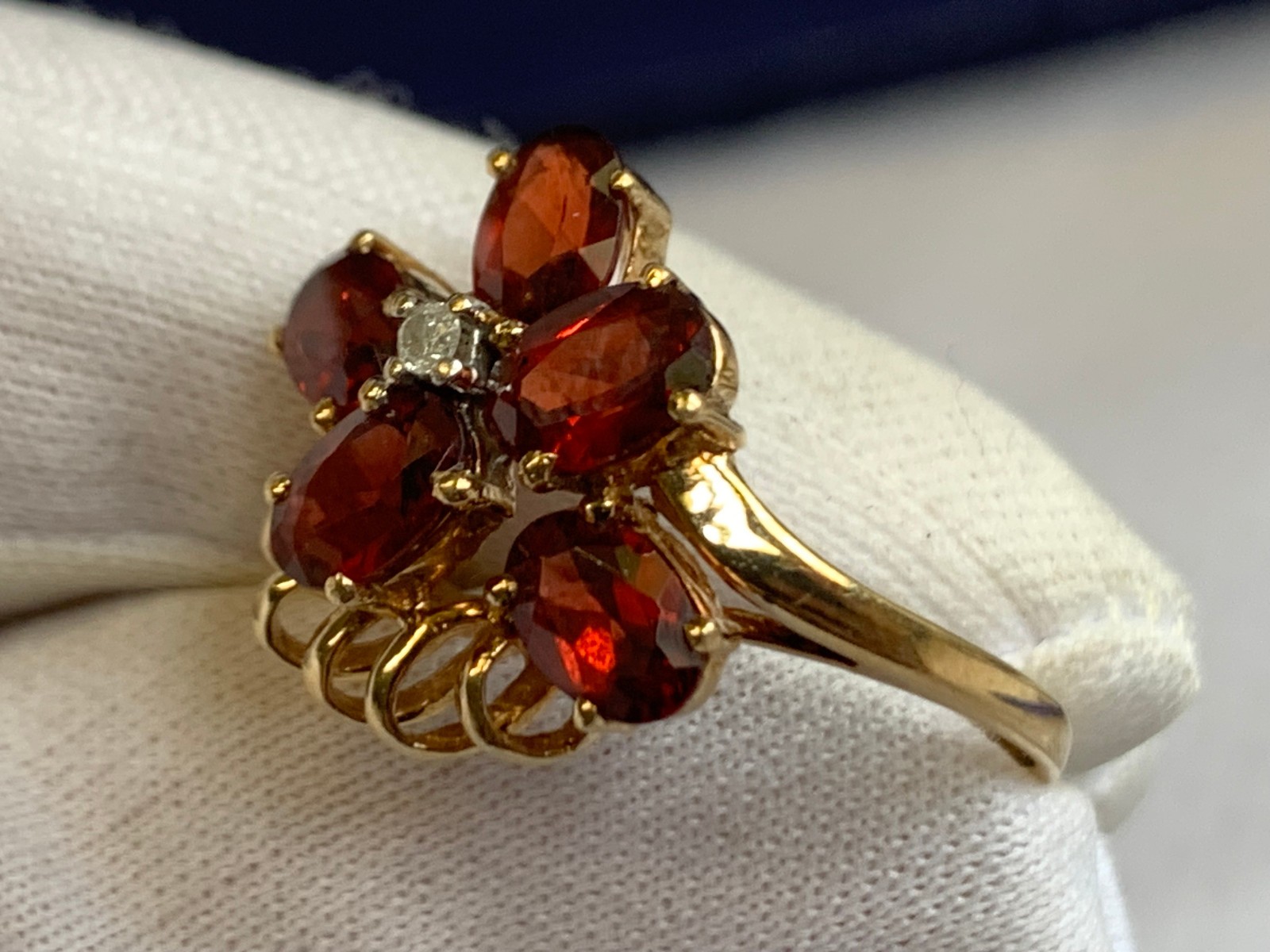 10K Yellow Gold Diamond Ring 3.24g Fine Jewelry Size 6.5 Band Garnet Color *READ